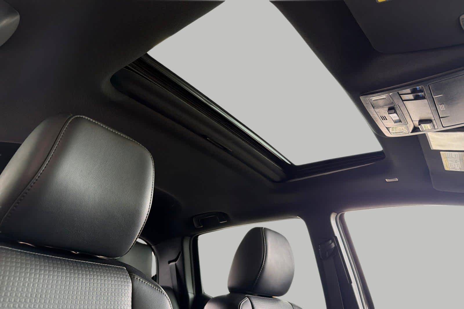 Thumbnail: 2020 Toyota Tacoma - 18