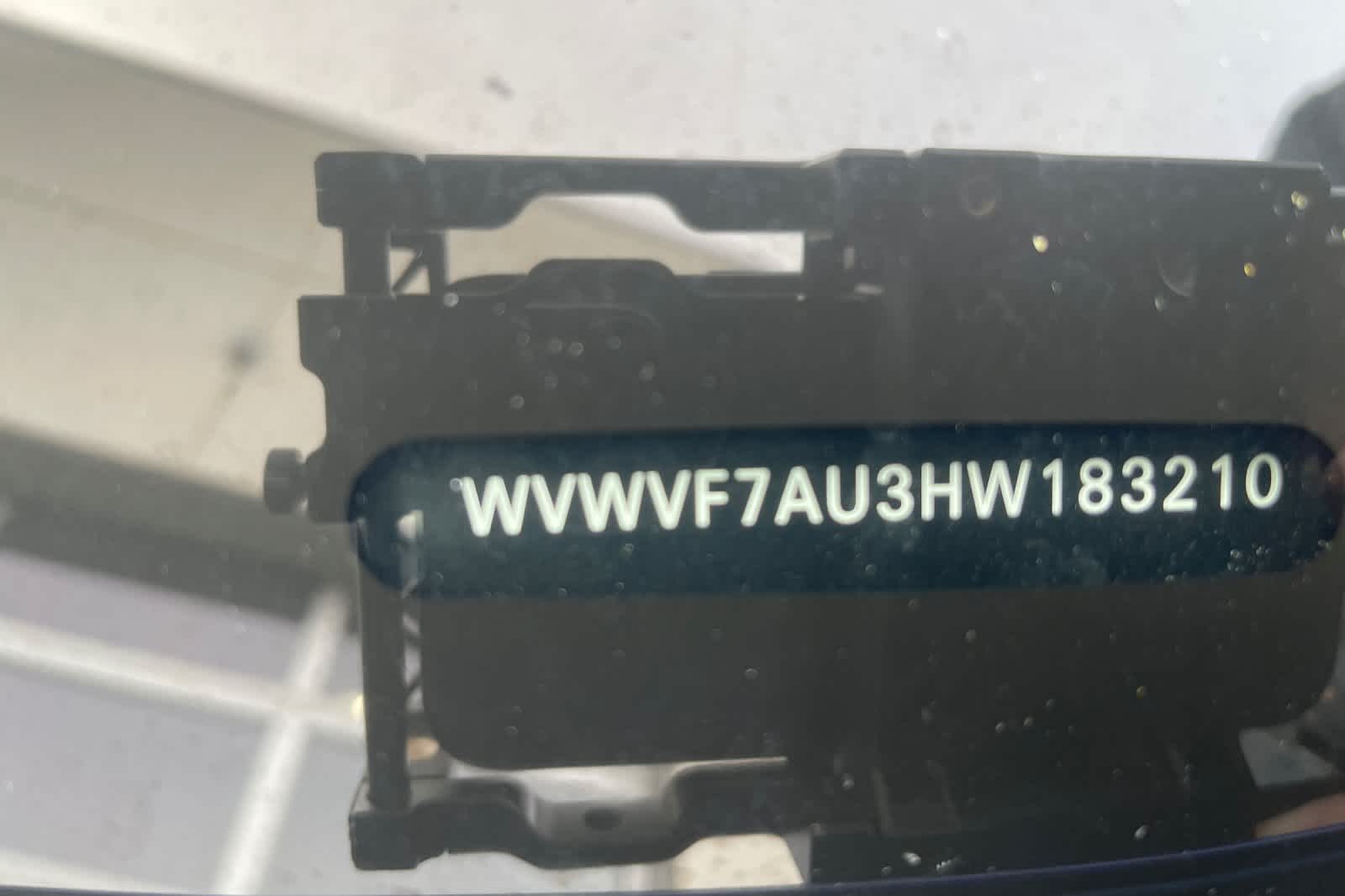 Thumbnail: 2017 Volkswagen Golf - 16