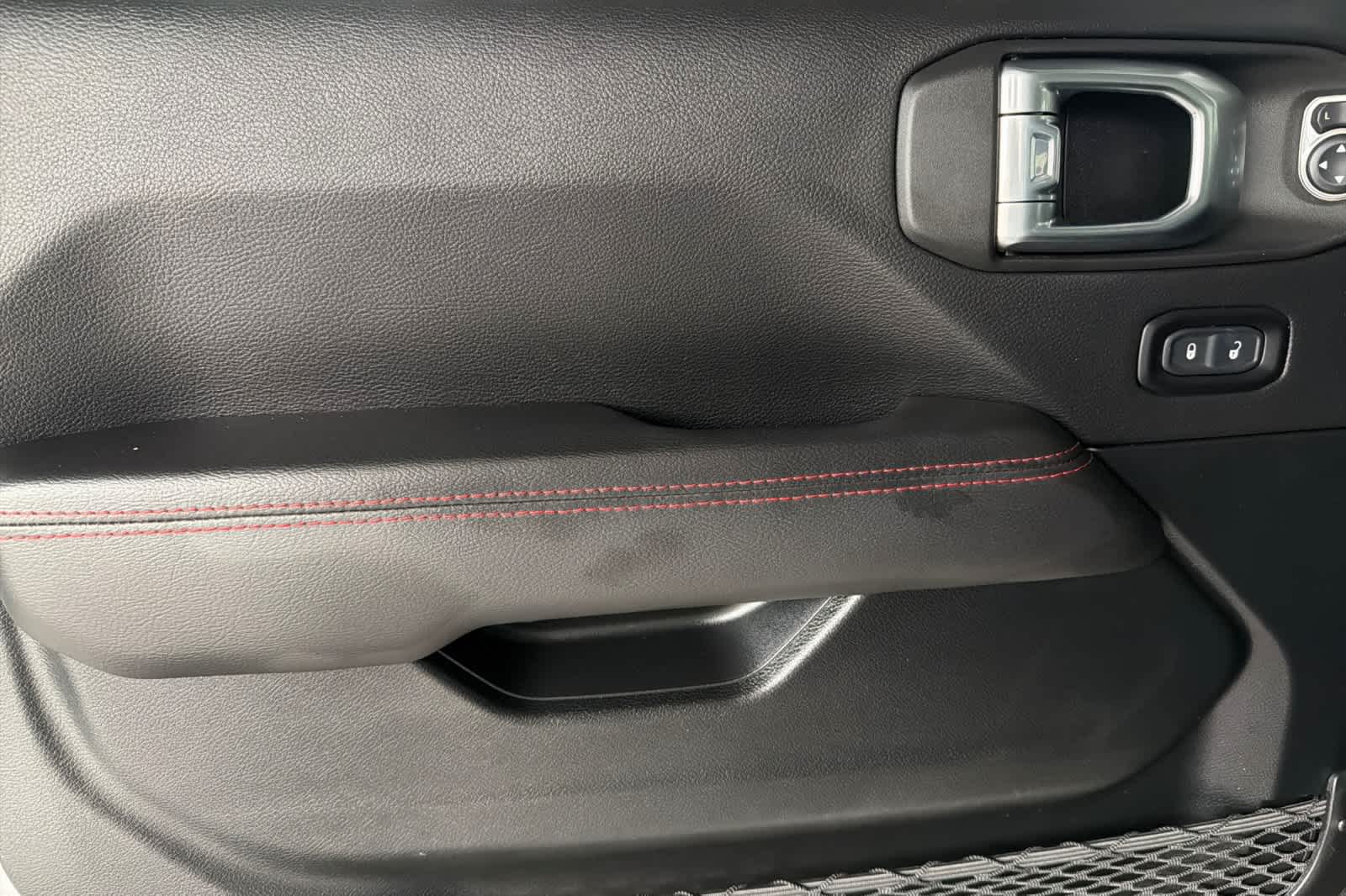 Thumbnail: 2021 Jeep Wrangler - 14