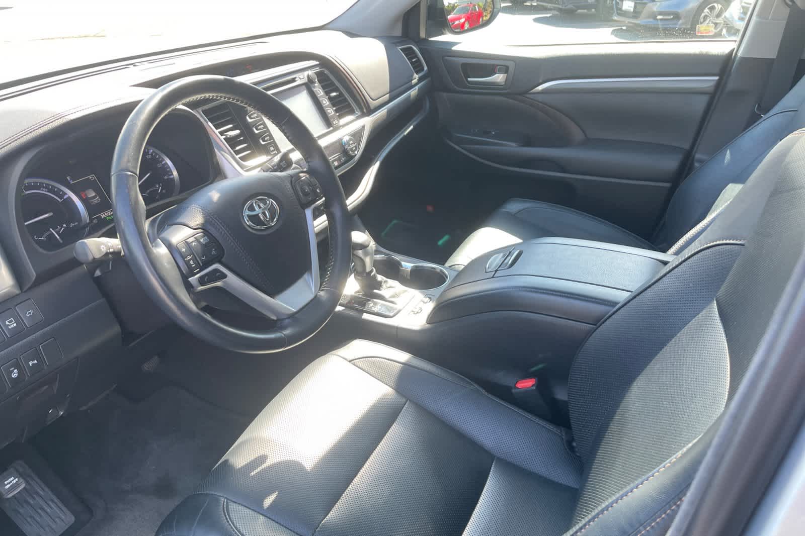 Thumbnail: 2018 Toyota Highlander - 9