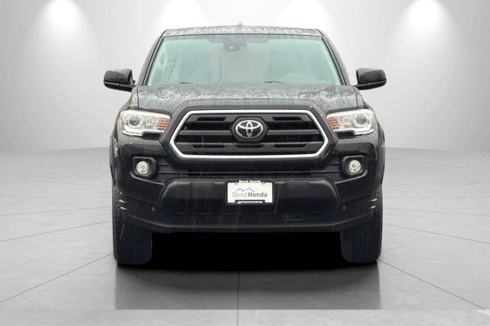 Thumbnail: 2019 Toyota Tacoma - 9