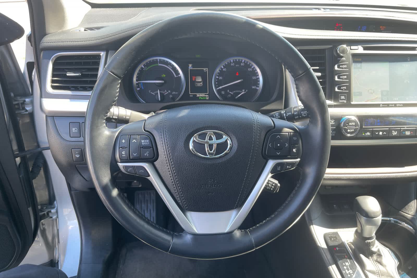 Thumbnail: 2018 Toyota Highlander - 12