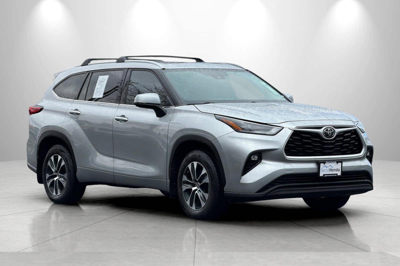 Thumbnail: 2022 Toyota Highlander - 9