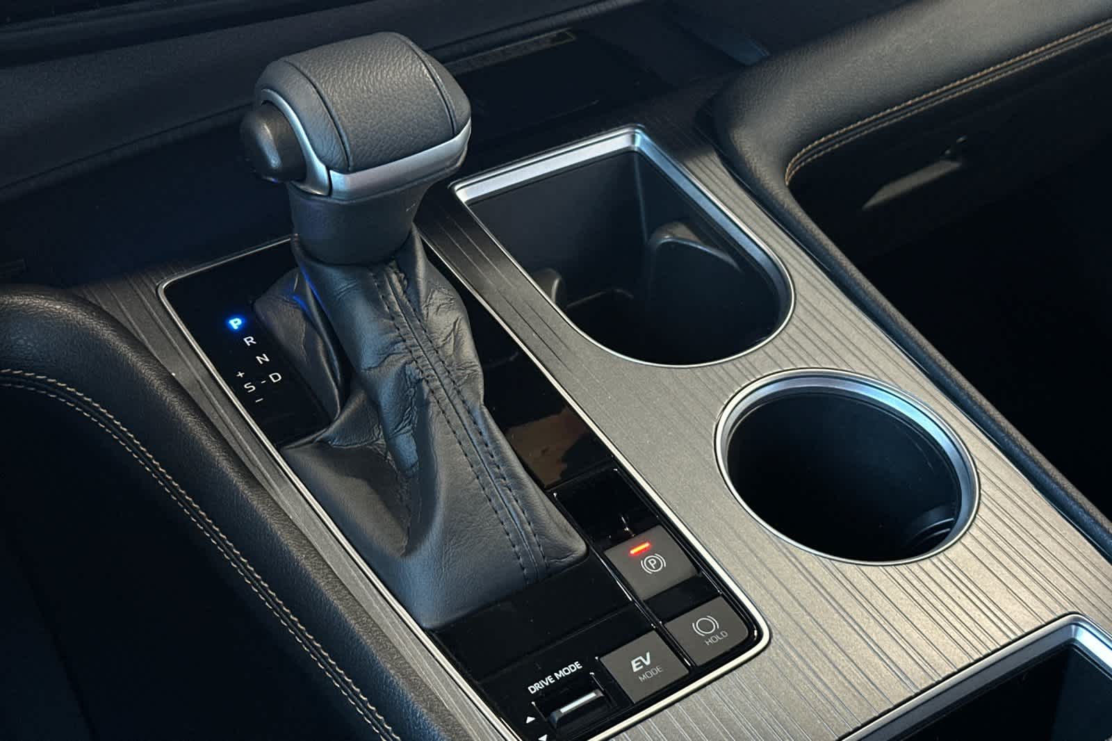 Thumbnail: 2022 Toyota Sienna - 24