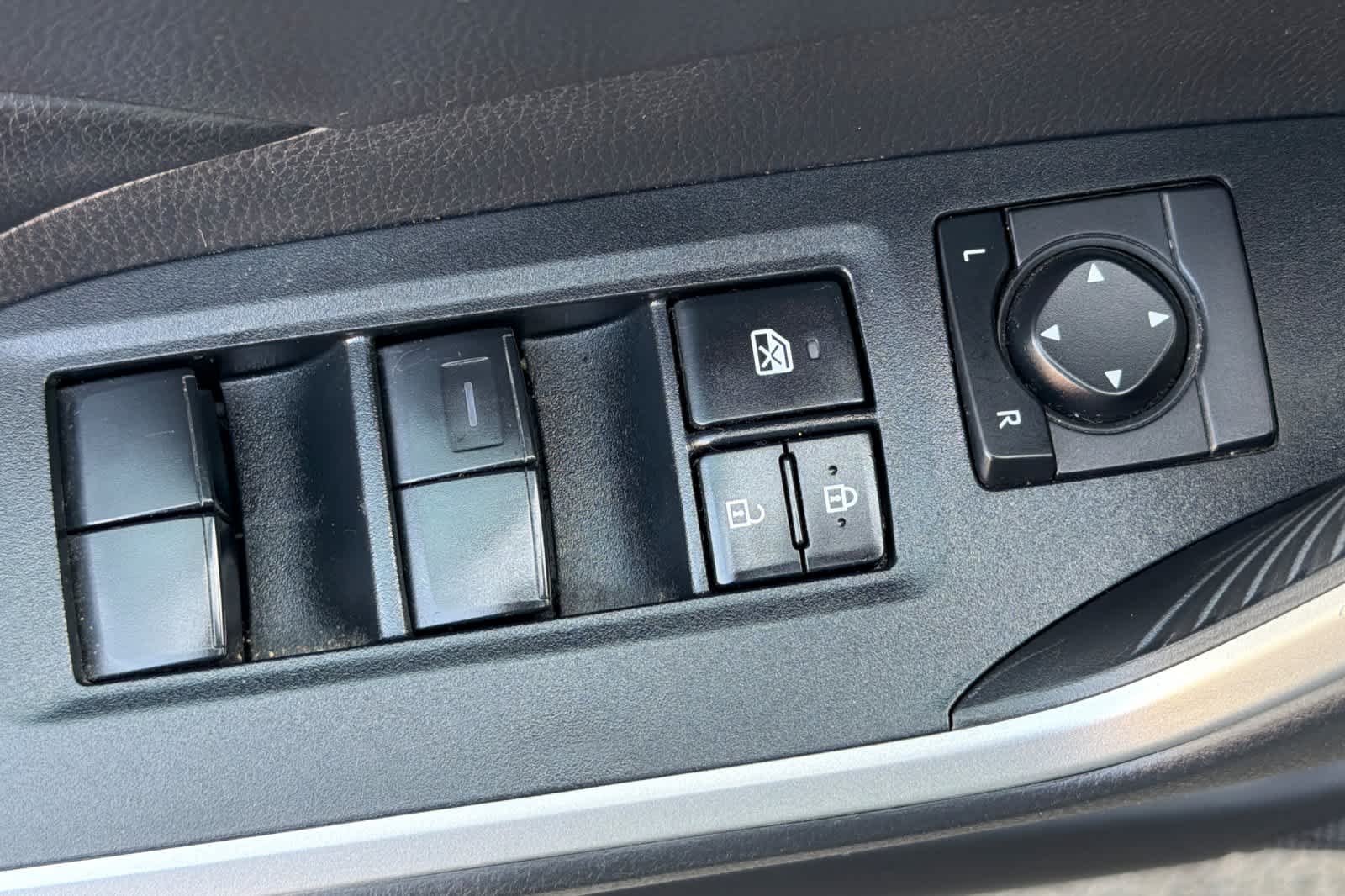 Thumbnail: 2019 Toyota RAV4 - 15
