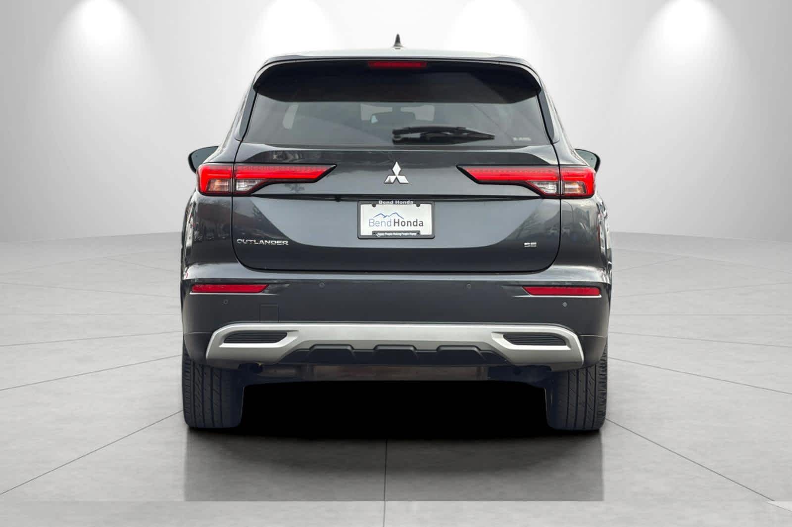 Thumbnail: 2024 Mitsubishi Outlander - 7