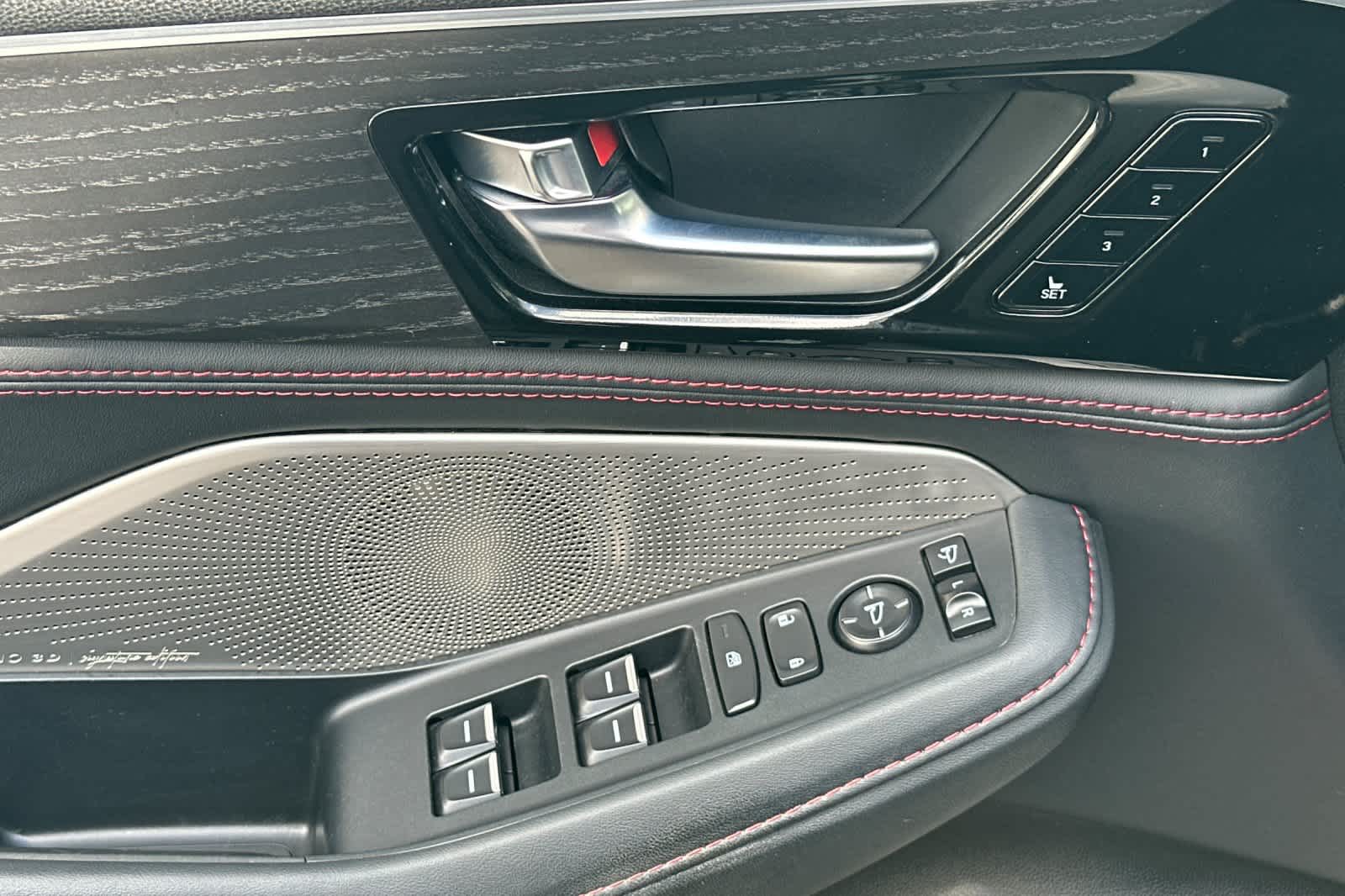 Thumbnail: 2022 Acura MDX - 15