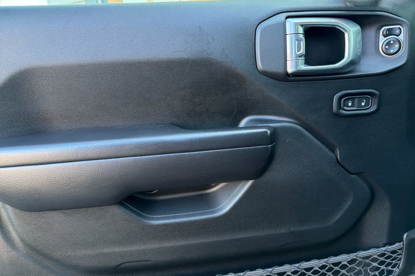 Thumbnail: 2021 Jeep Wrangler - 14