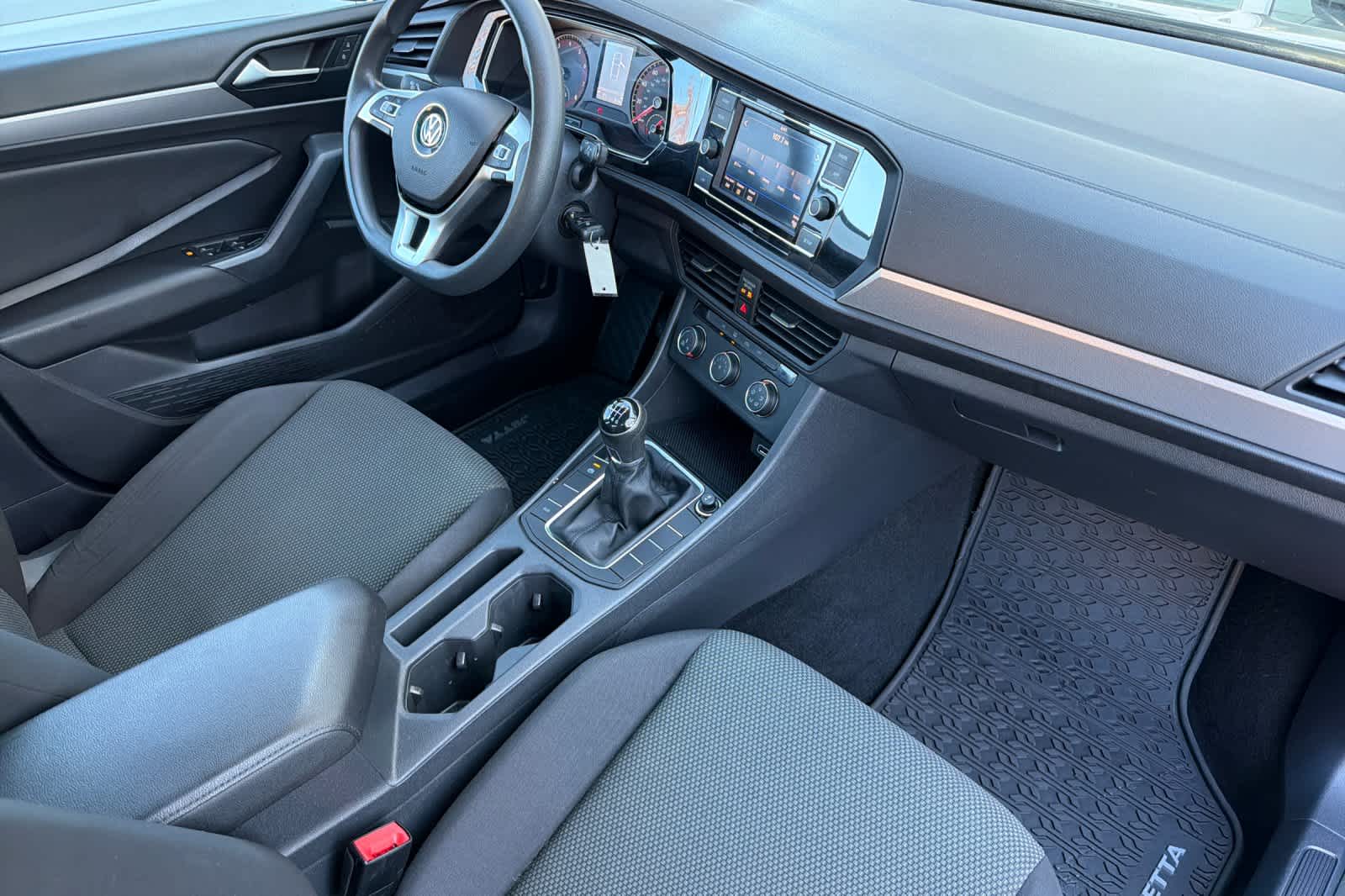 Thumbnail: 2019 Volkswagen Jetta - 17