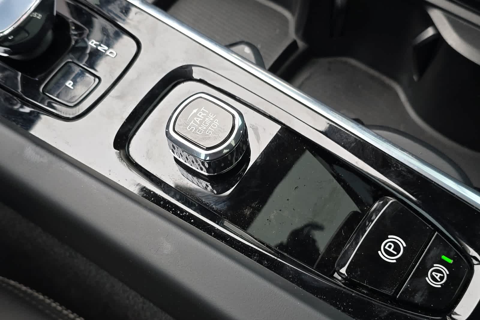 Thumbnail: 2024 Volvo S60 - 25