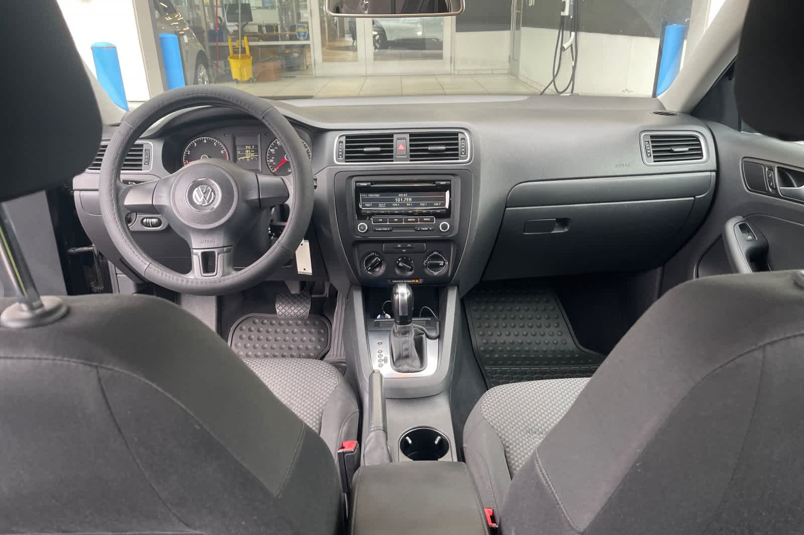 Thumbnail: 2014 Volkswagen Jetta - 3