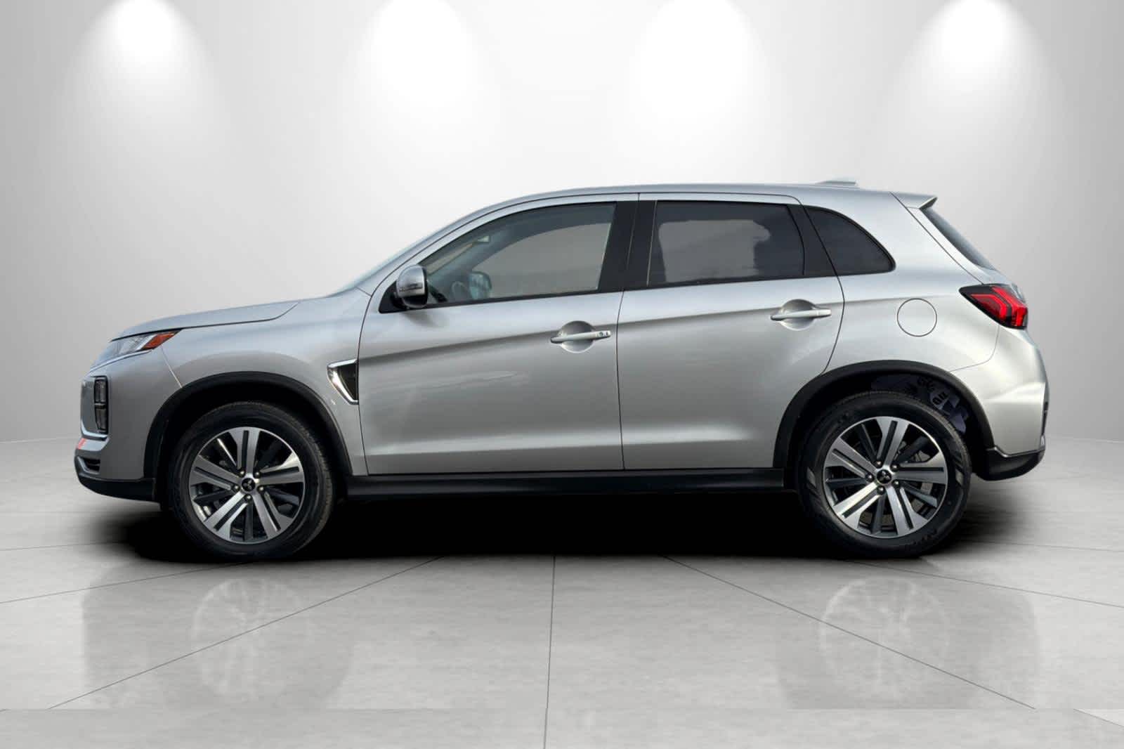 Thumbnail: 2024 Mitsubishi Outlander Sport - 5