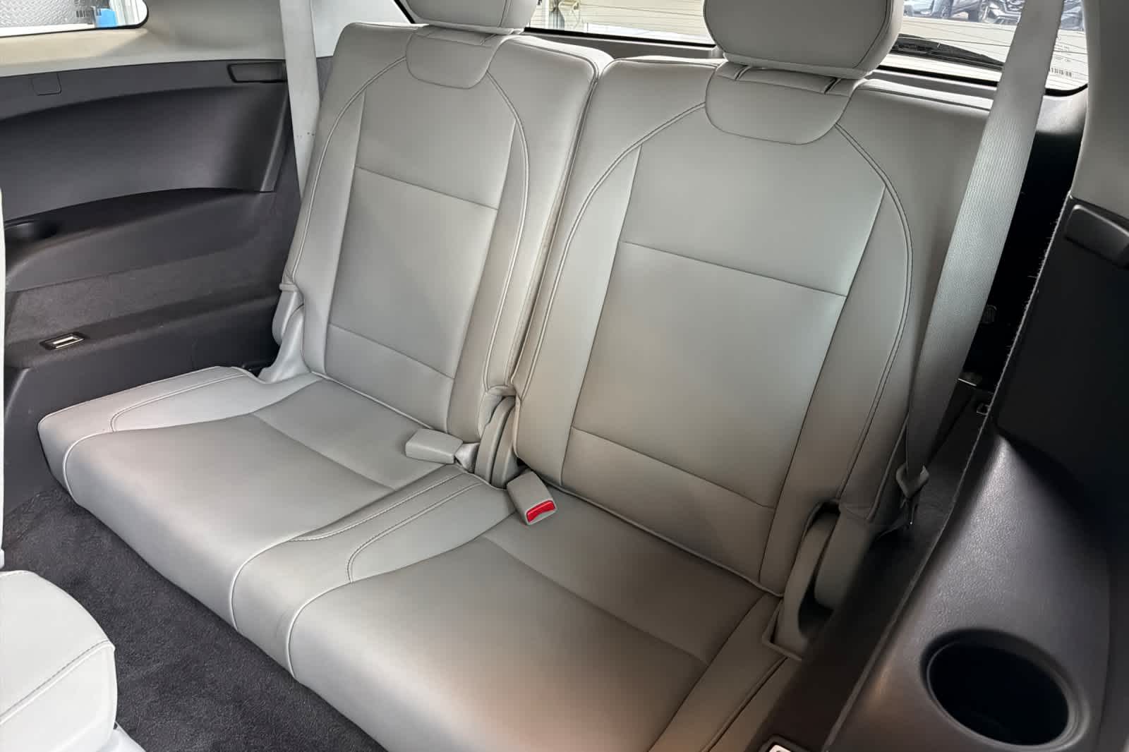 Thumbnail: 2017 Acura MDX - 17