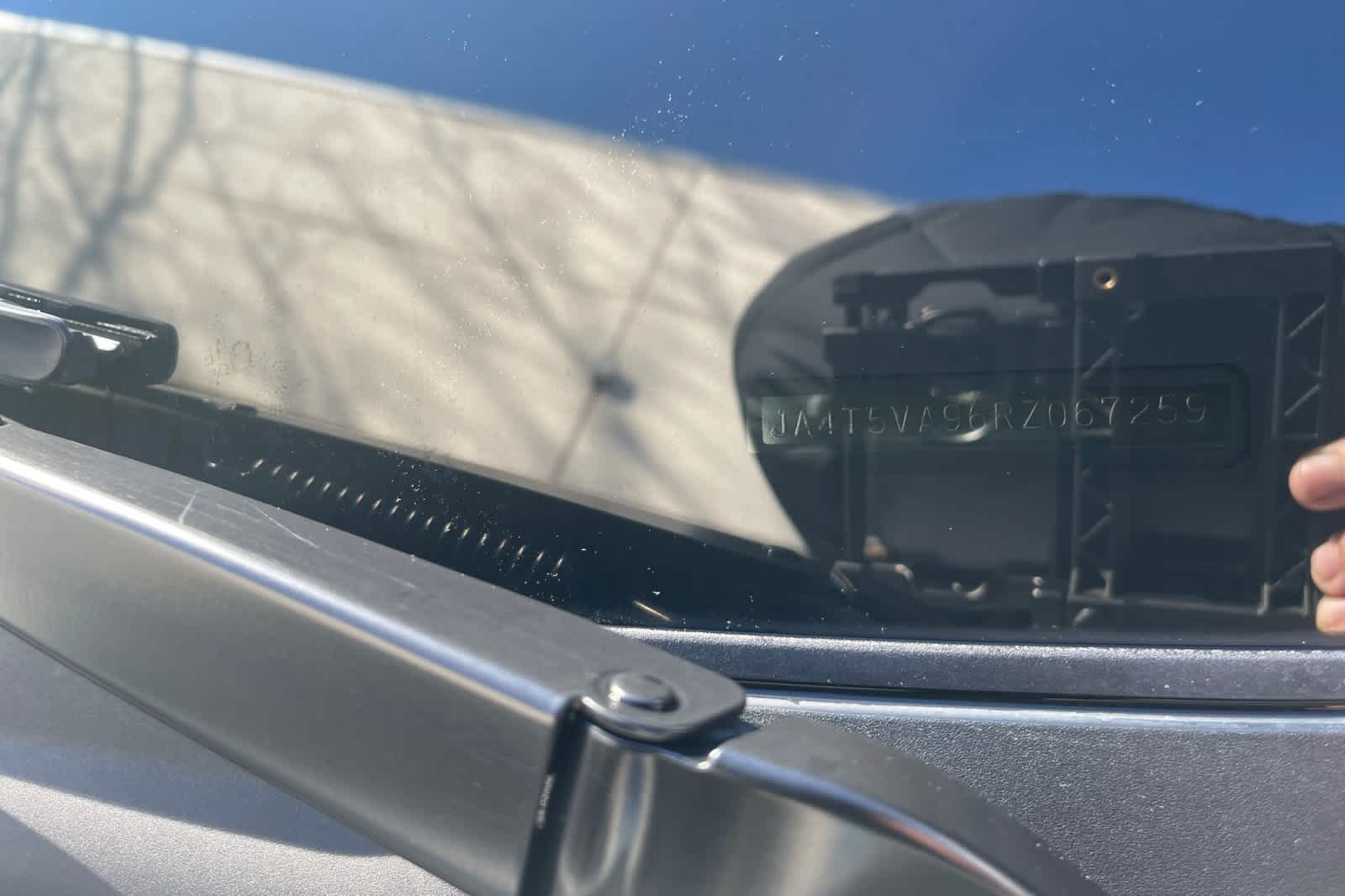 Thumbnail: 2024 Mitsubishi Outlander - 16