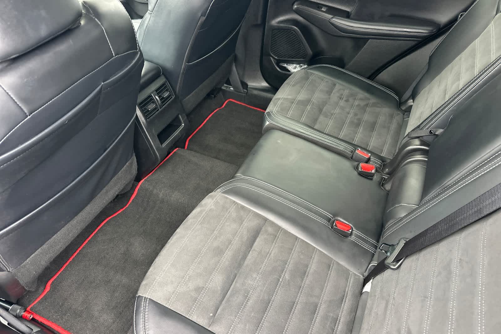 Thumbnail: 2024 Mitsubishi Outlander - 4