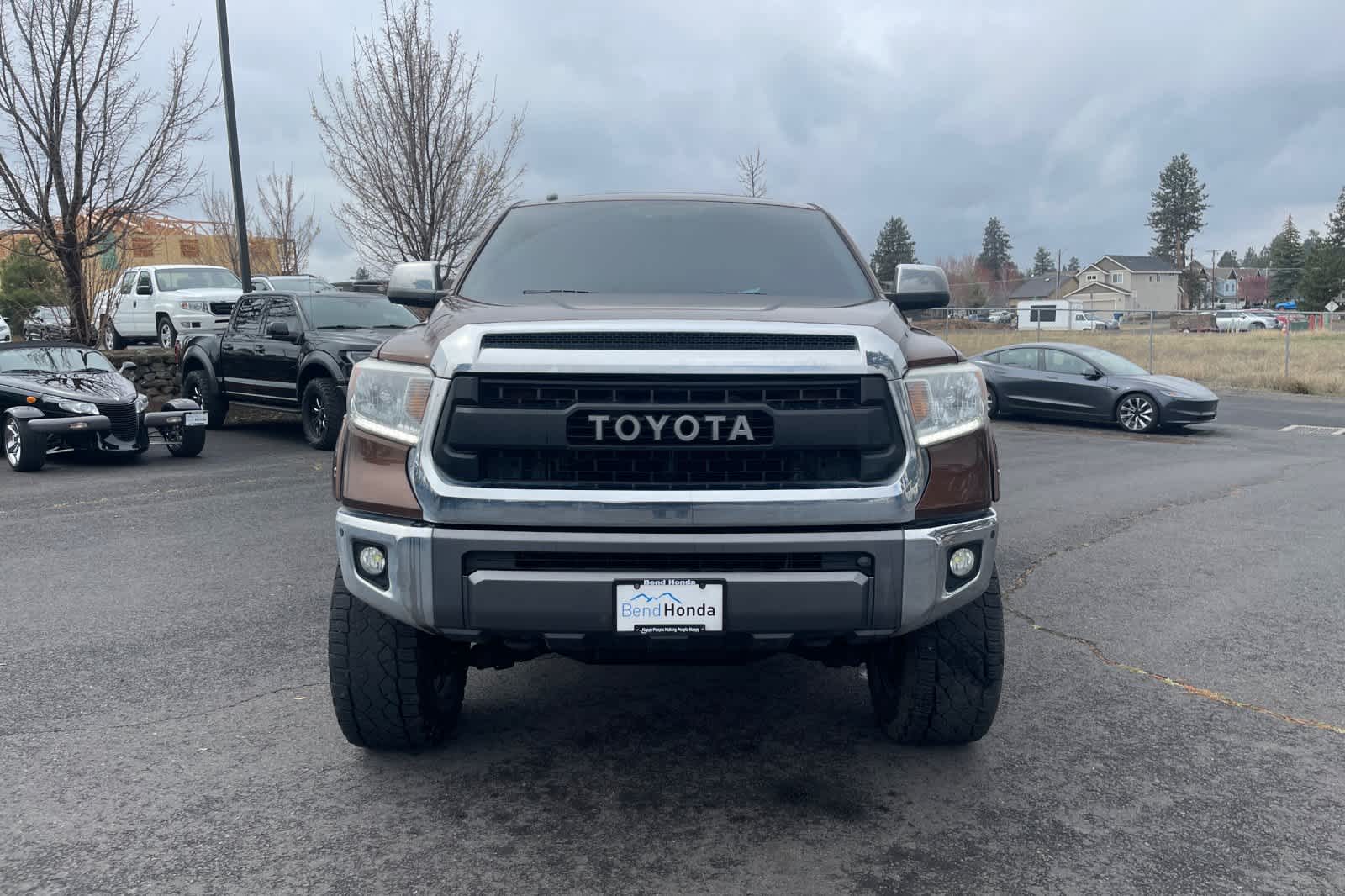 Thumbnail: 2017 Toyota Tundra - 8