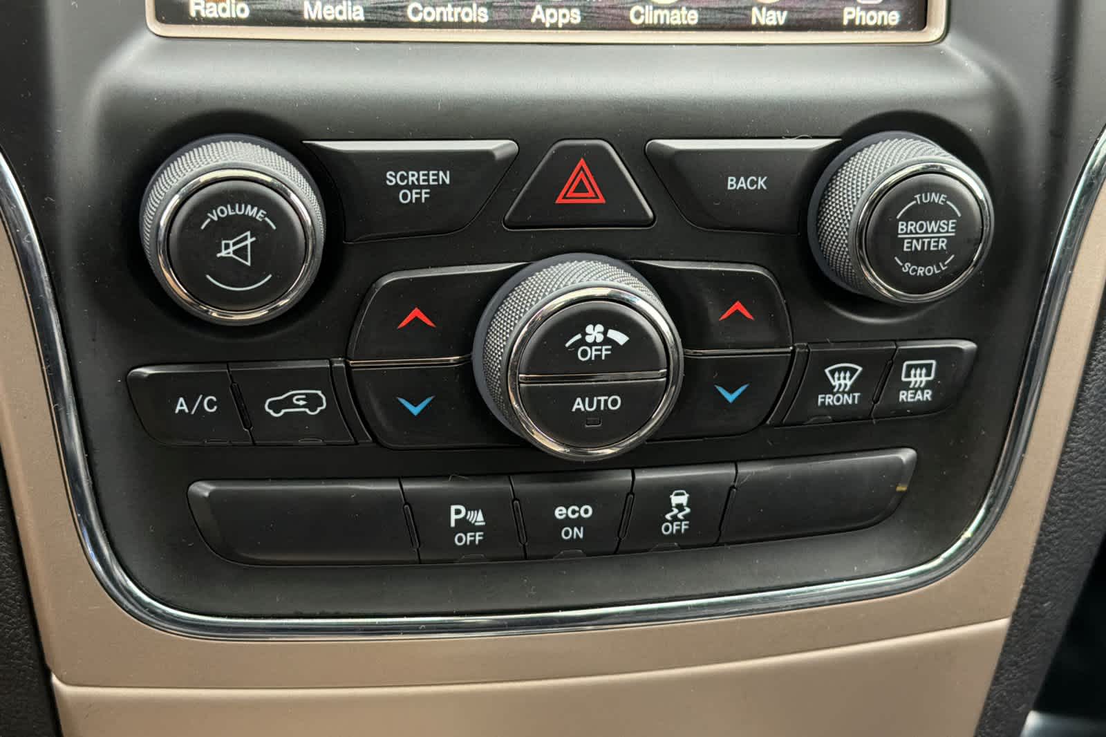 Thumbnail: 2015 Jeep Grand Cherokee - 23