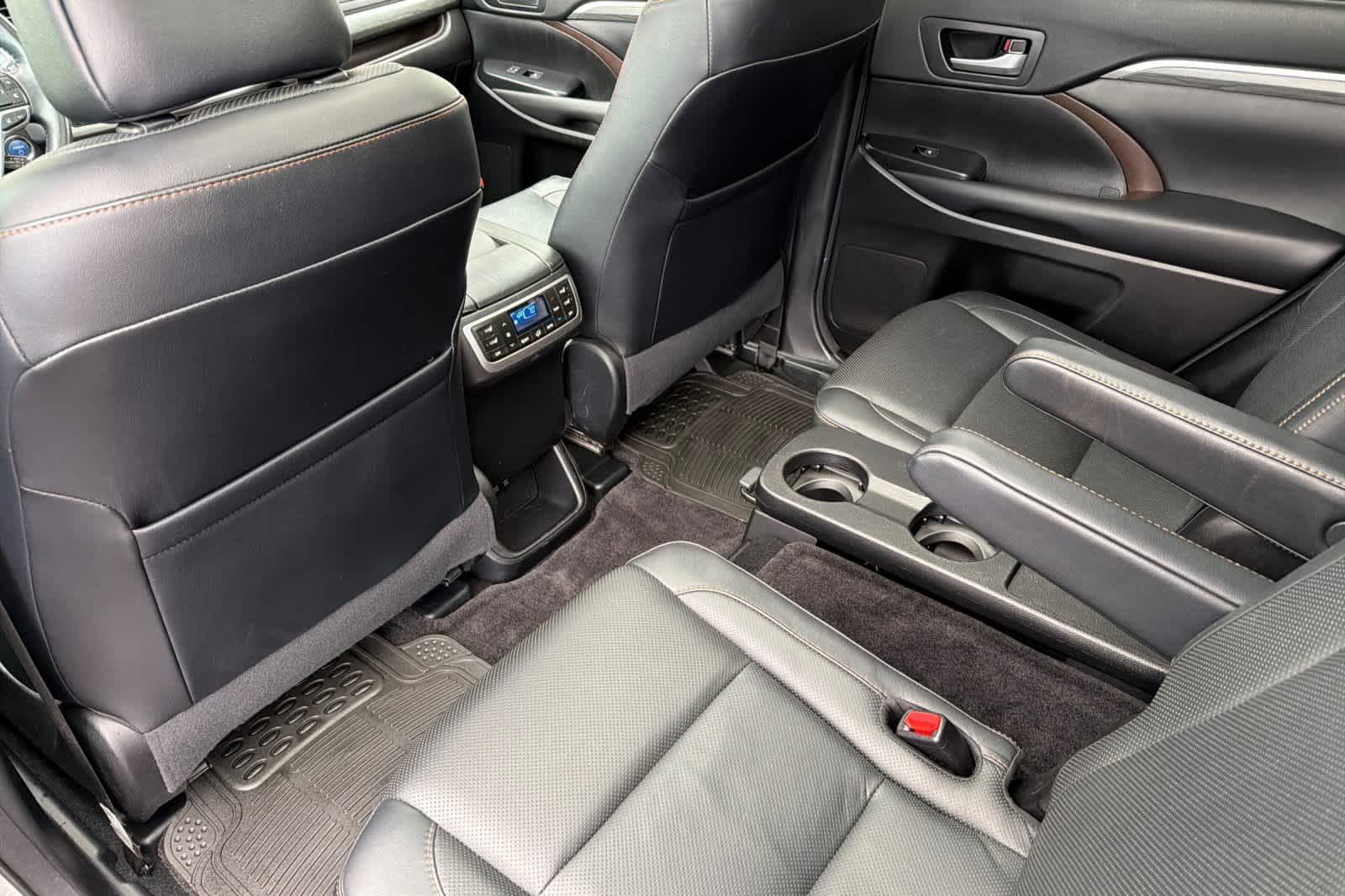 Thumbnail: 2018 Toyota Highlander - 4