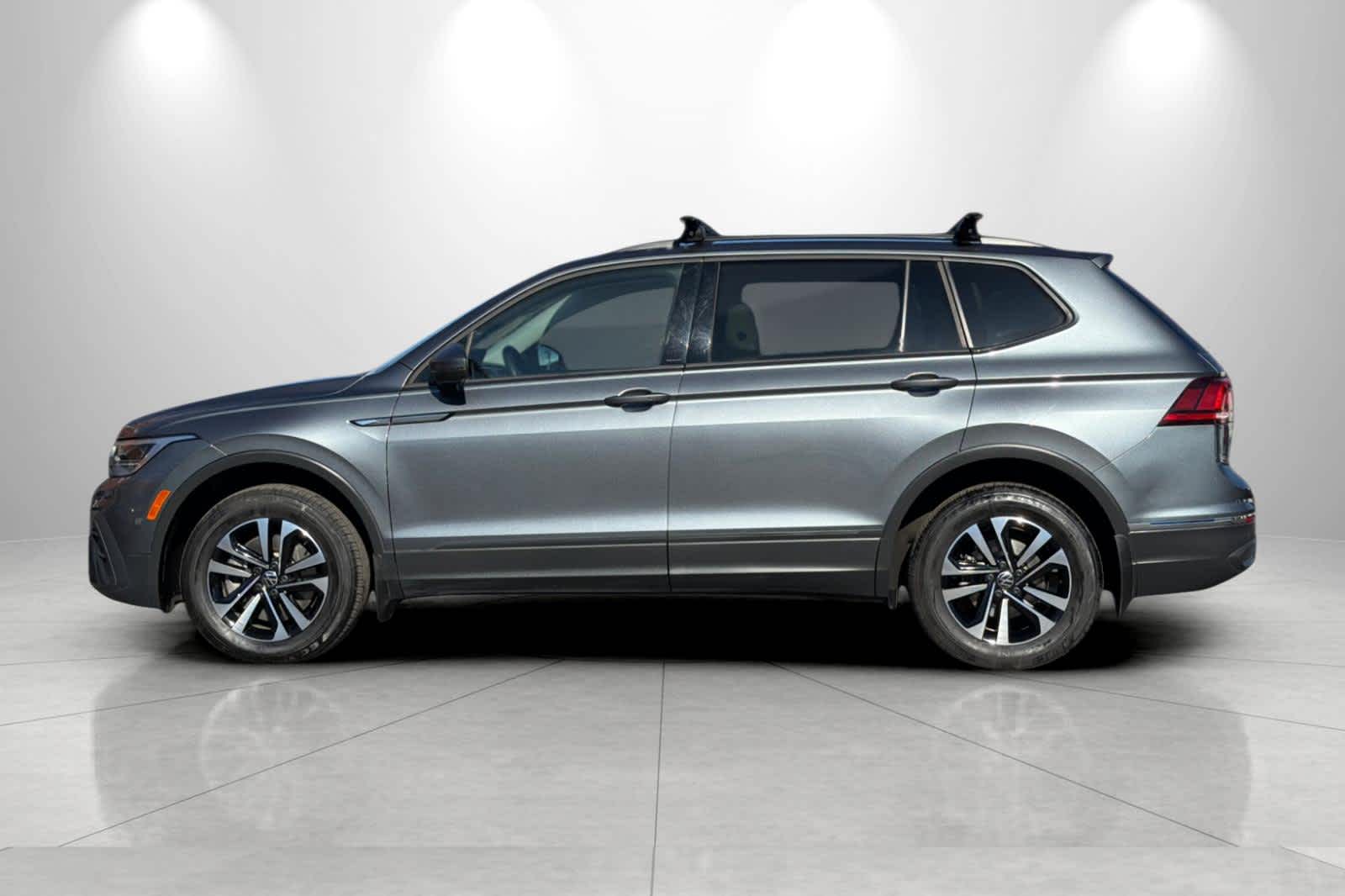 Thumbnail: 2022 Volkswagen Tiguan - 5