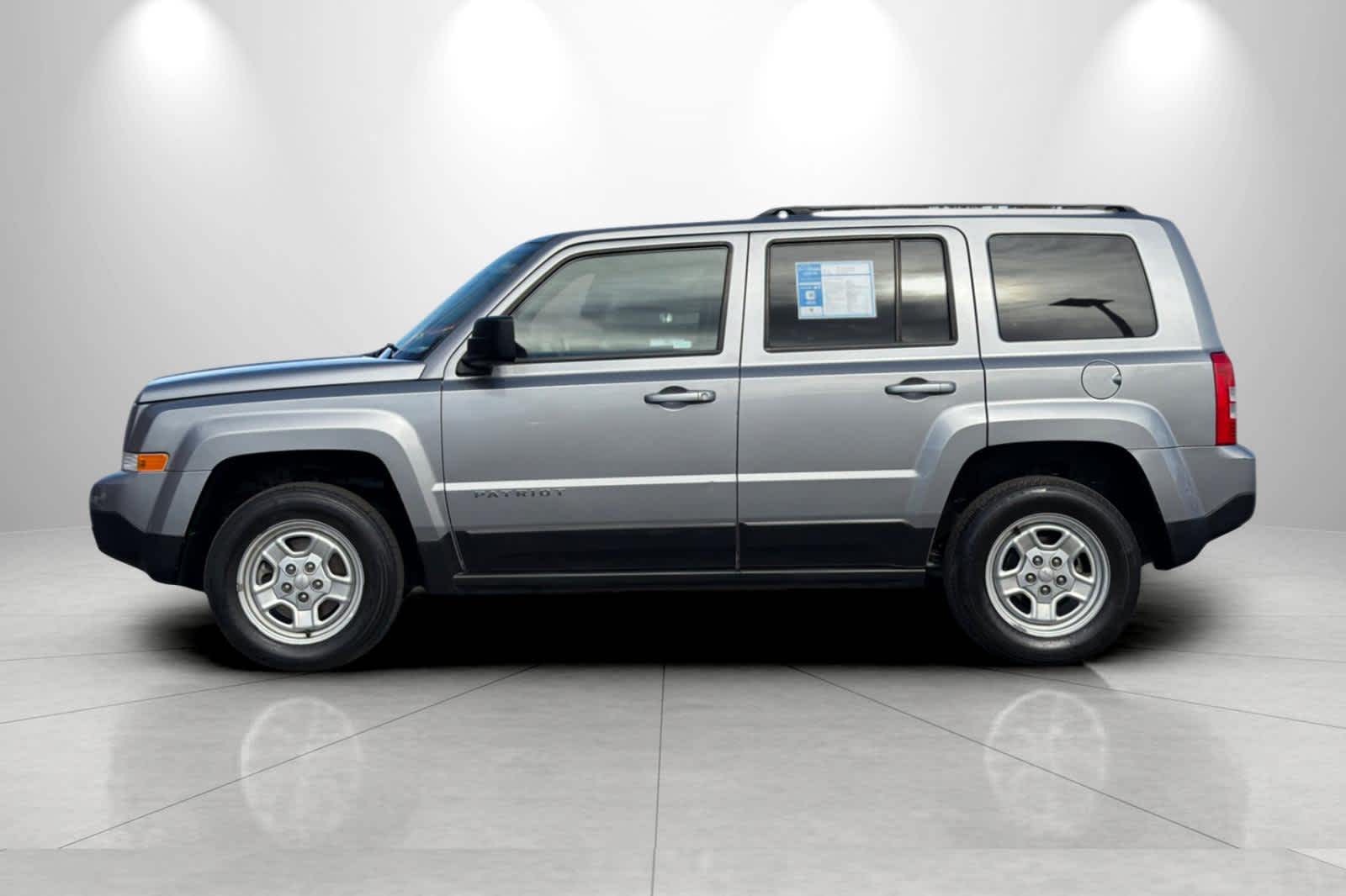 Thumbnail: 2016 Jeep Patriot - 5