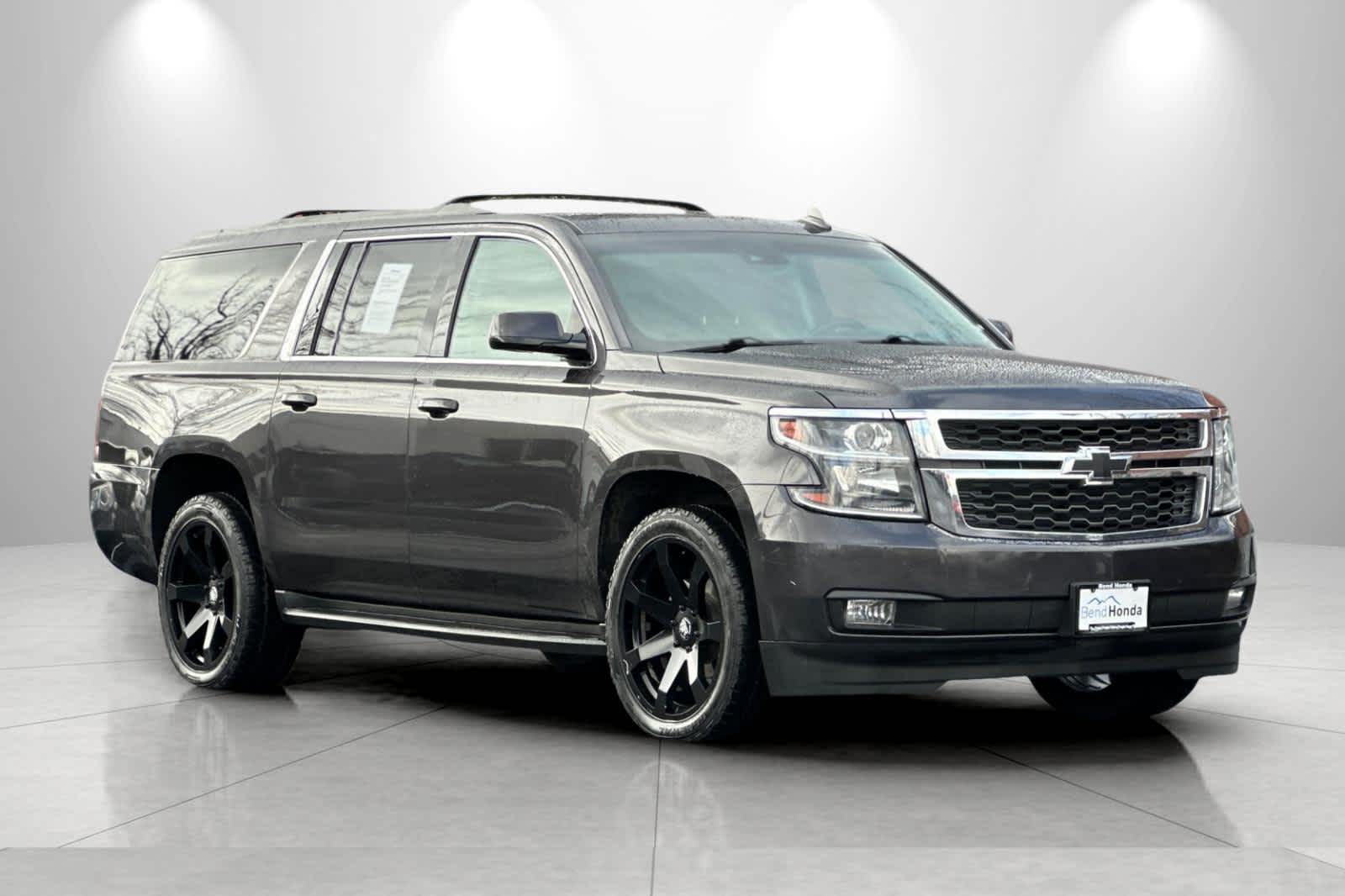 Thumbnail: 2017 Chevrolet Suburban - 9