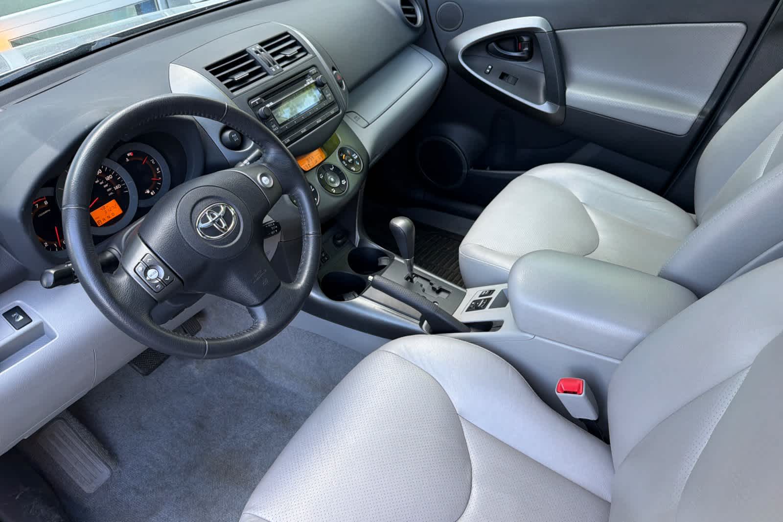 Thumbnail: 2012 Toyota RAV4 - 13
