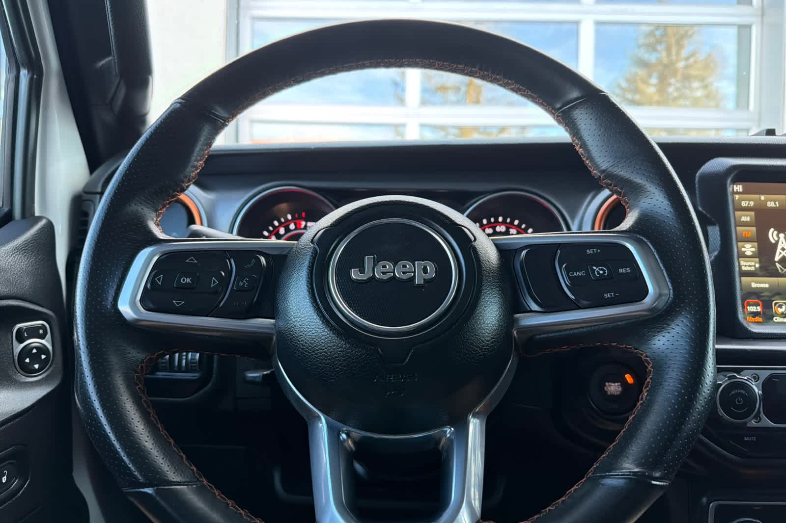 Thumbnail: 2022 Jeep Gladiator - 25