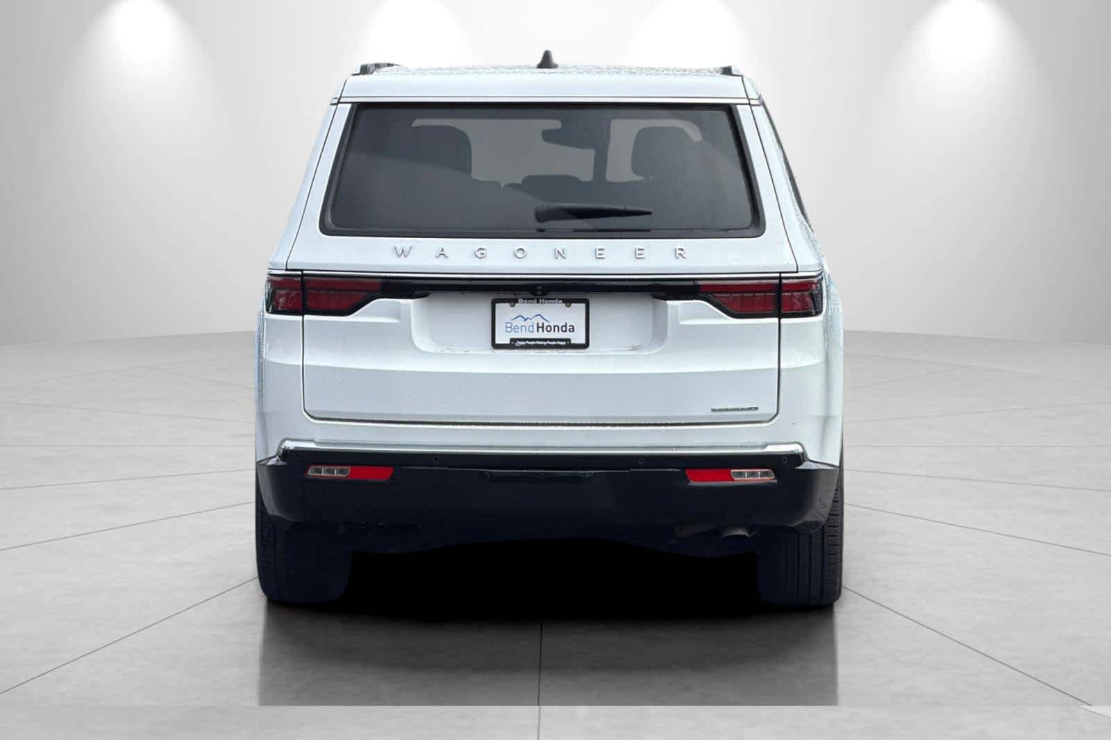 Thumbnail: 2024 Jeep Wagoneer - 7