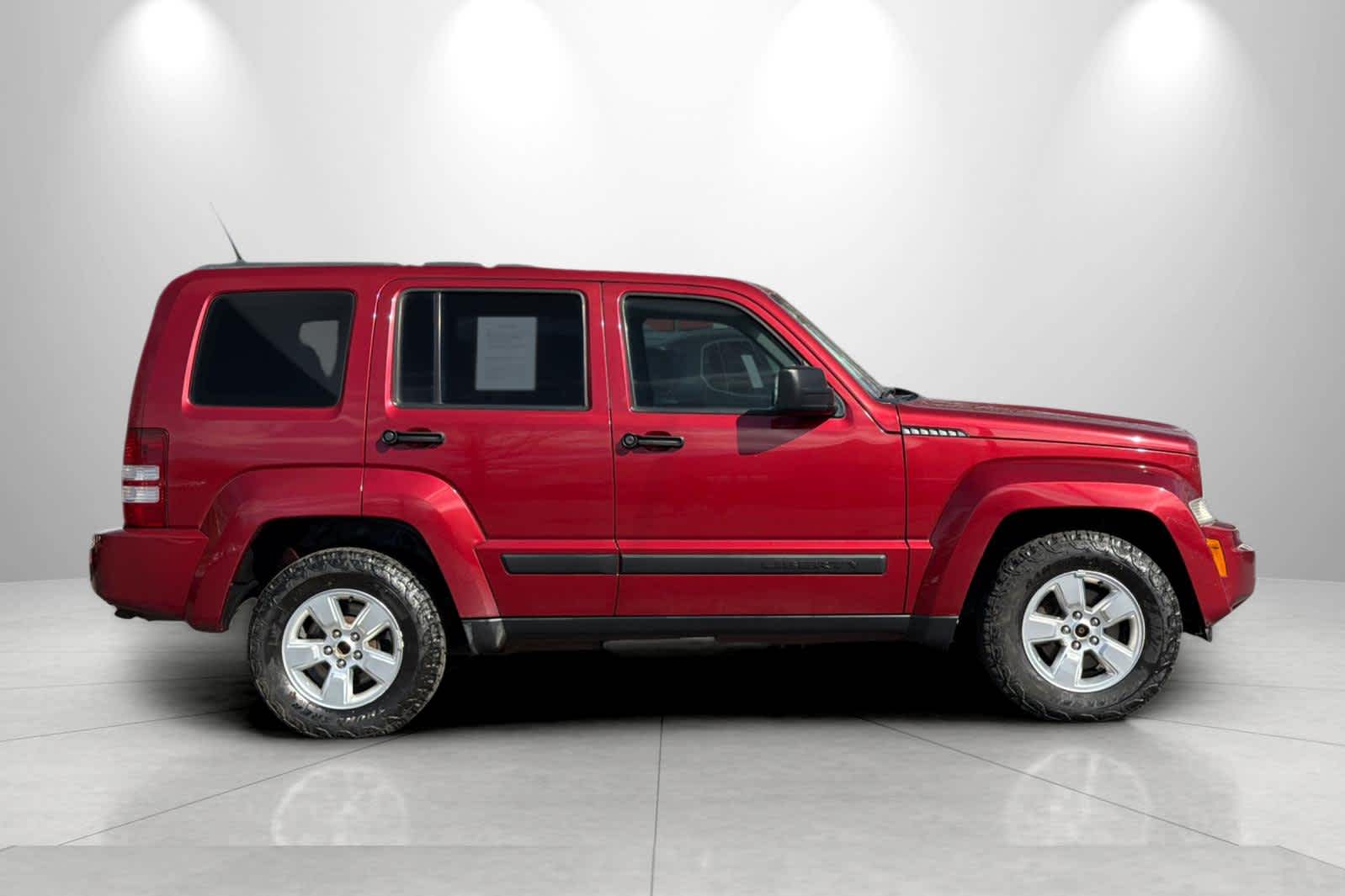 Thumbnail: 2011 Jeep Liberty - 8