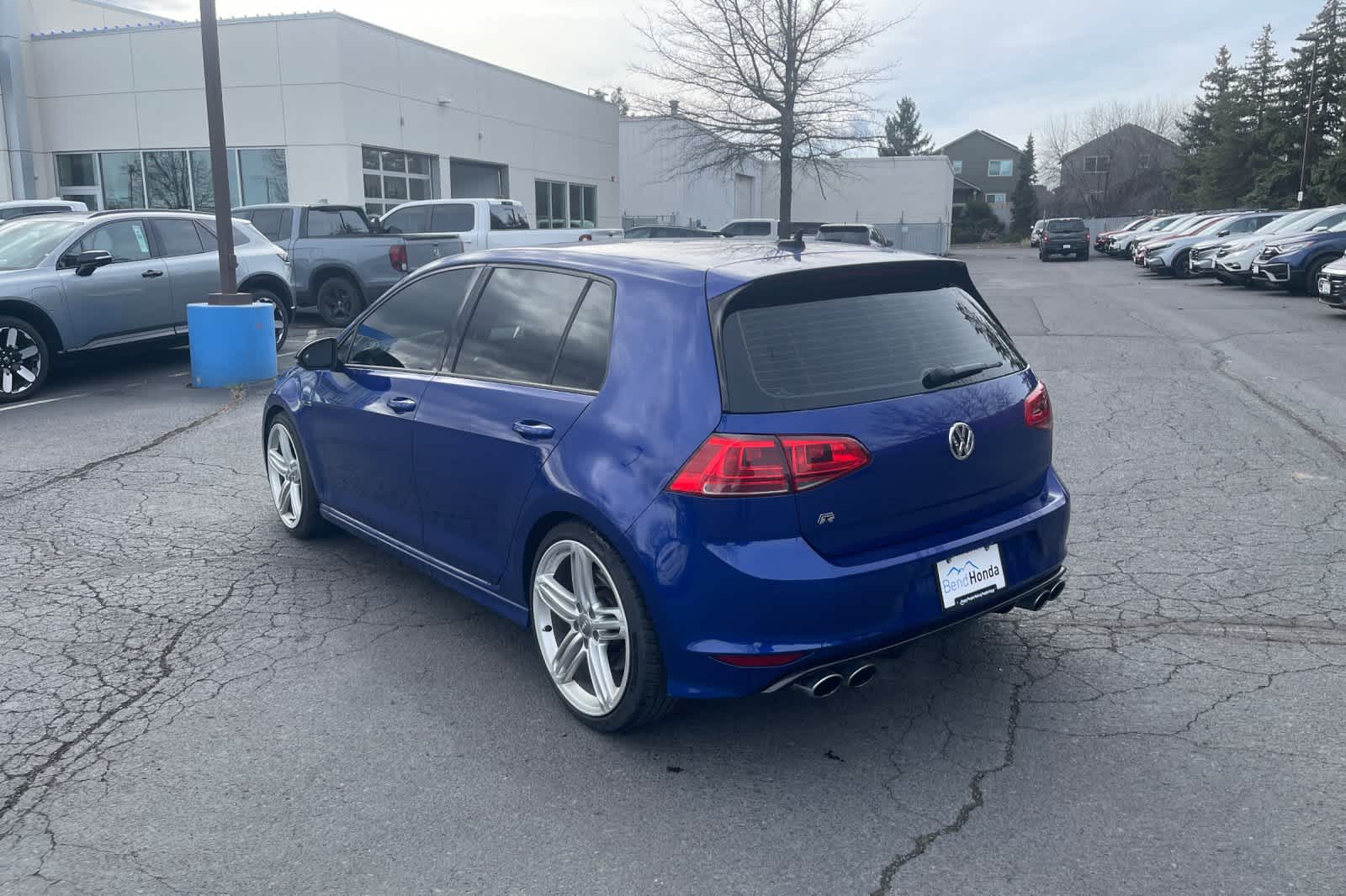 Thumbnail: 2017 Volkswagen Golf - 3