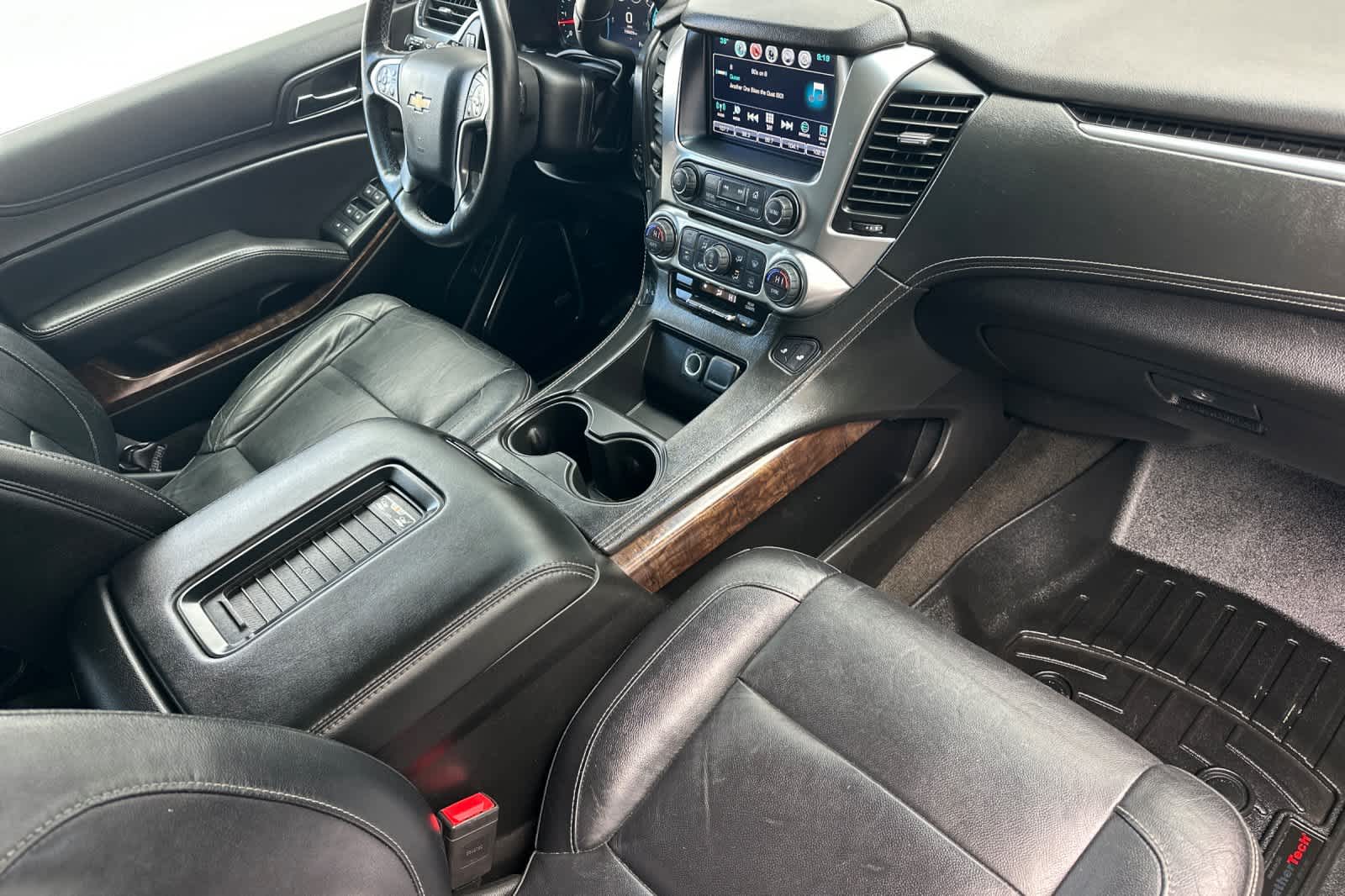 Thumbnail: 2017 Chevrolet Suburban - 19