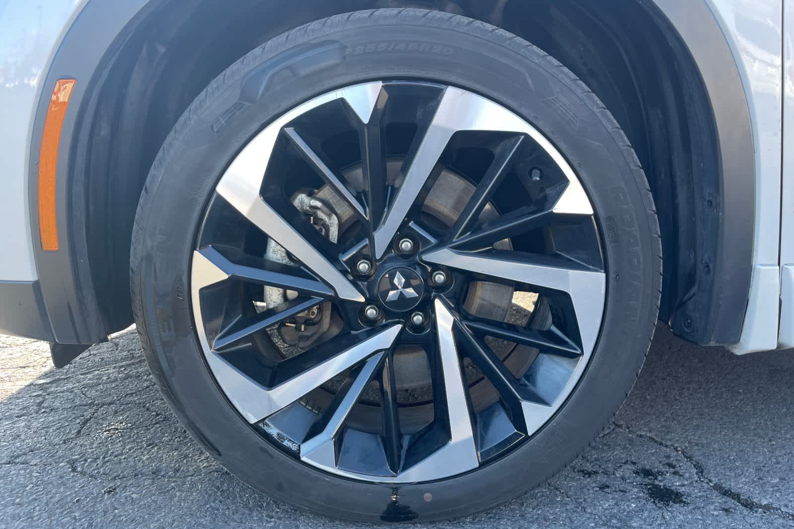 Thumbnail: 2024 Mitsubishi Outlander - 11