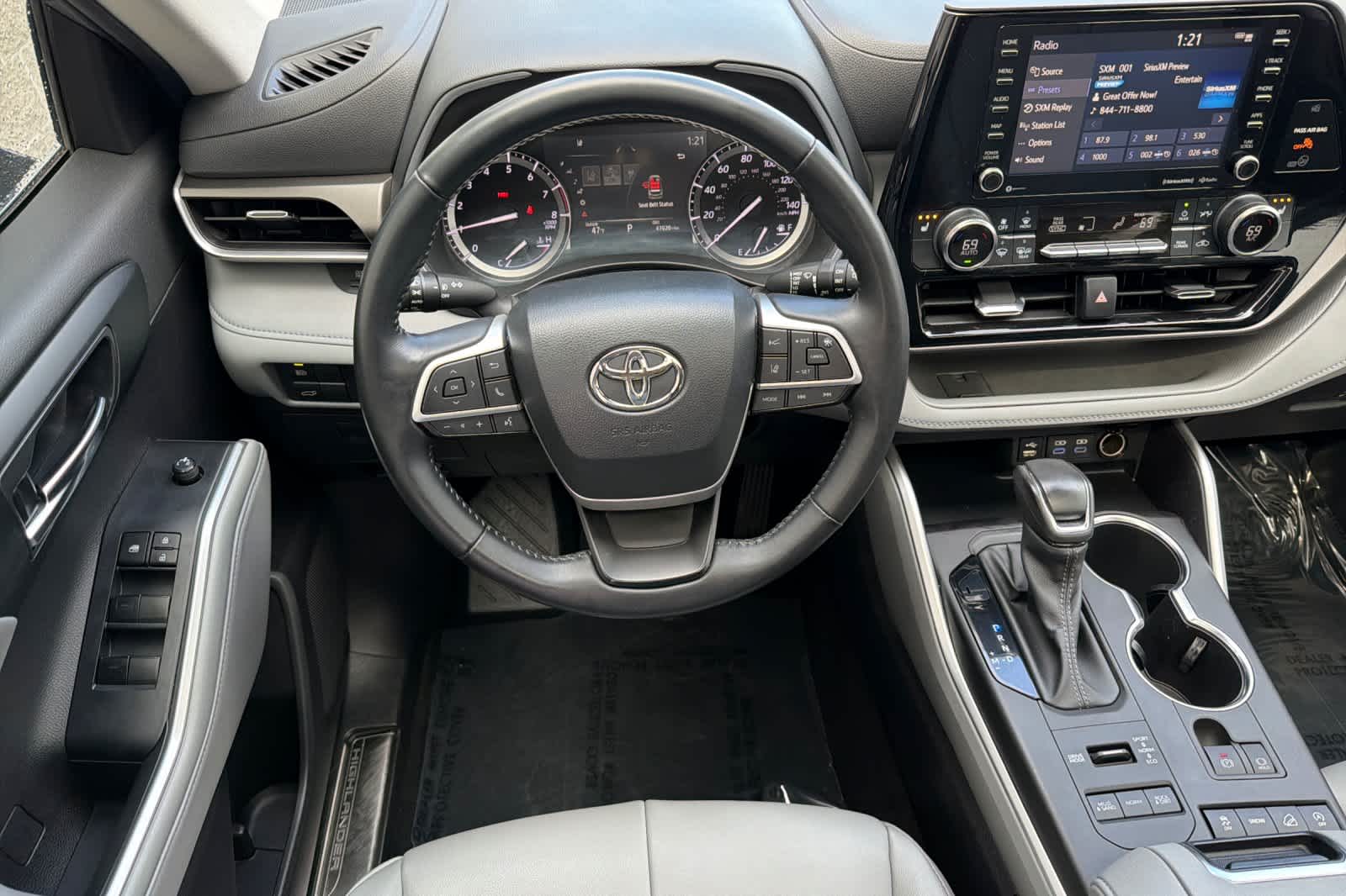 Thumbnail: 2022 Toyota Highlander - 16