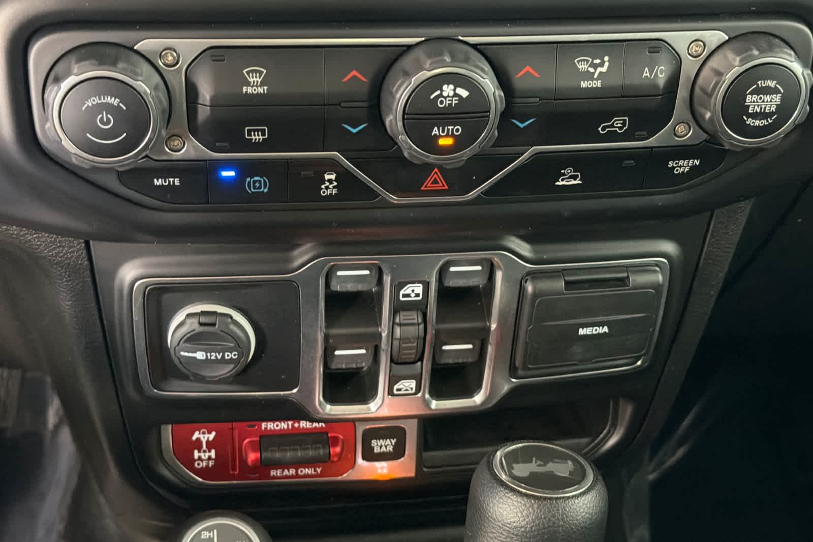 Thumbnail: 2021 Jeep Wrangler - 23