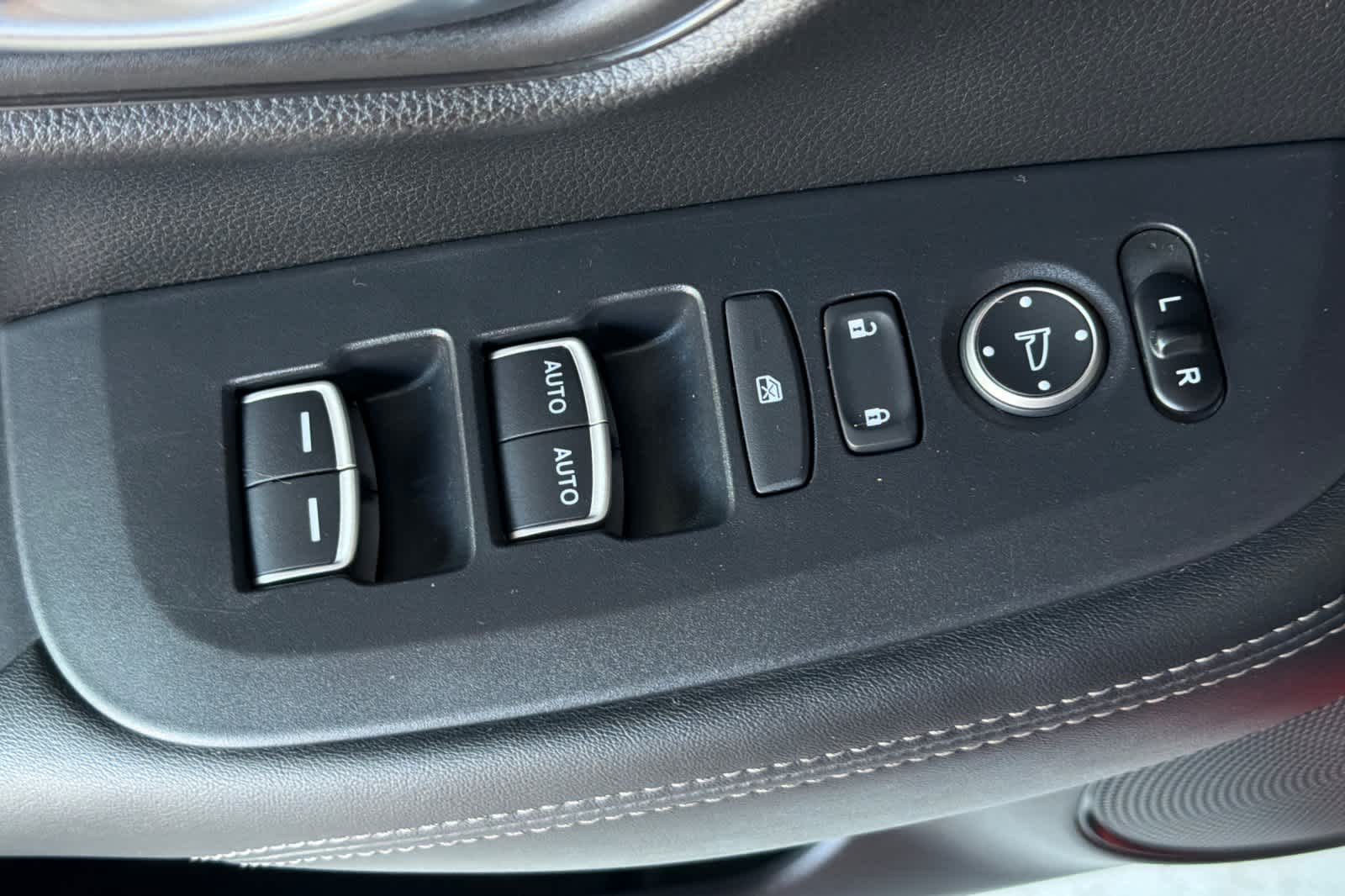 Thumbnail: 2023 Honda HR-V - 15