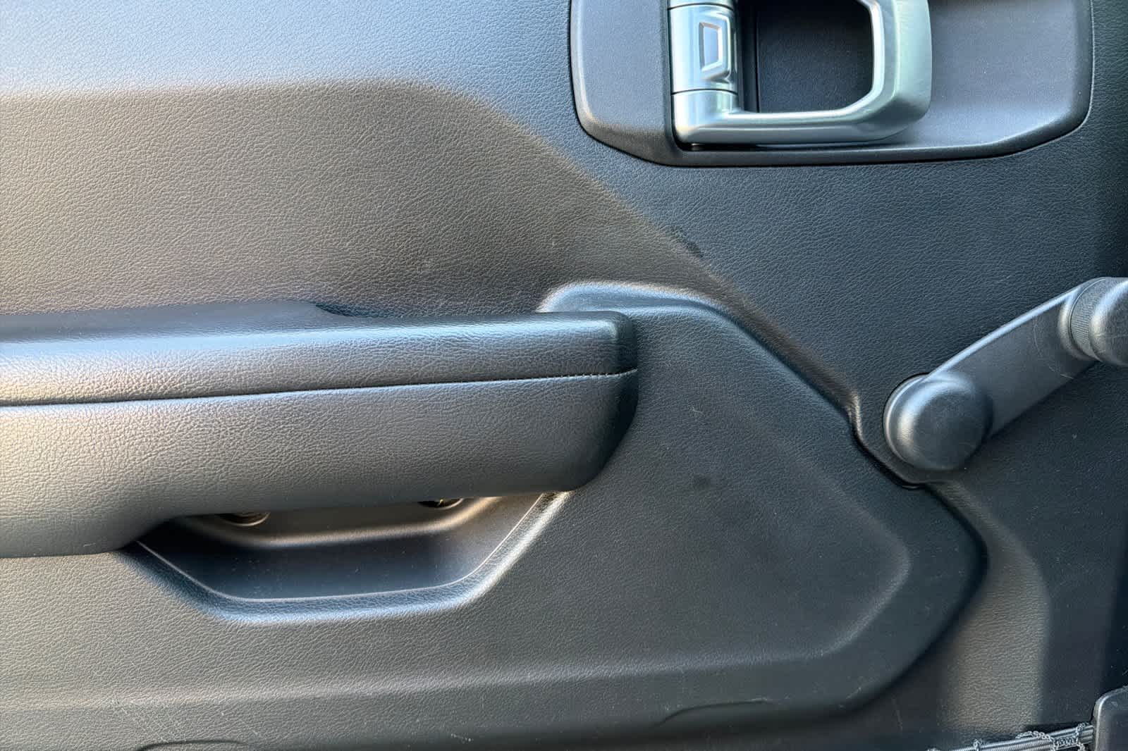 Thumbnail: 2018 Jeep Wrangler - 14