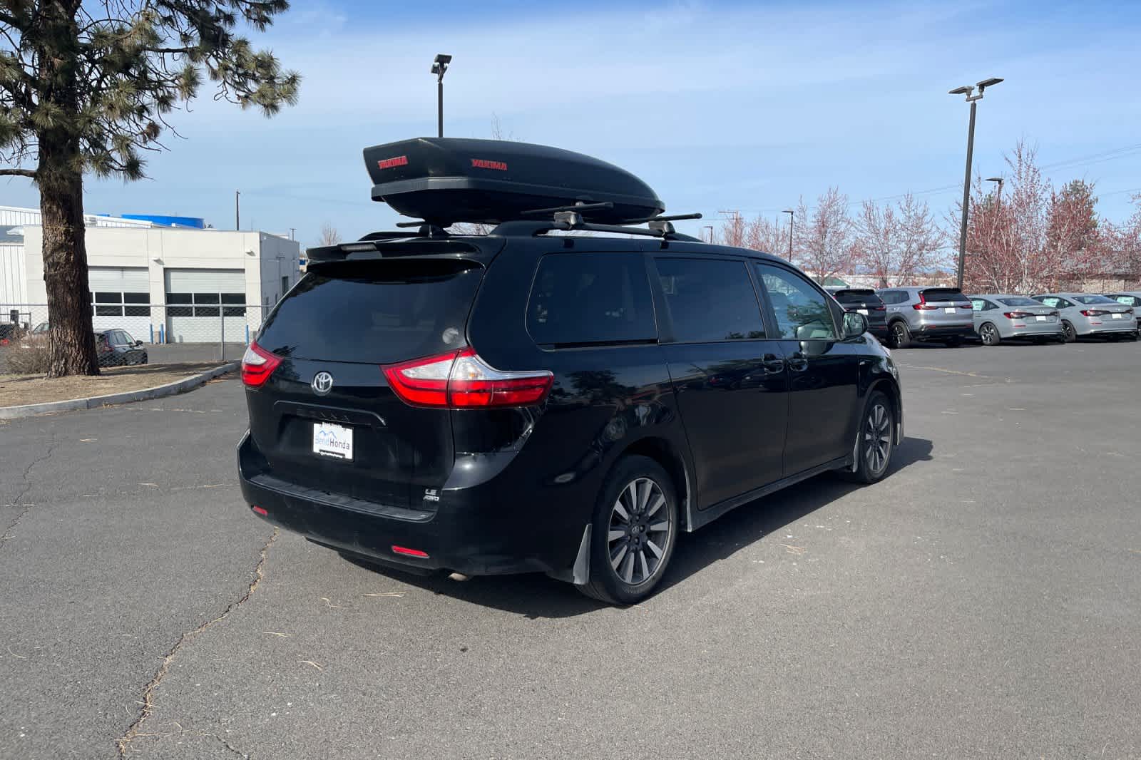 Thumbnail: 2019 Toyota Sienna - 5