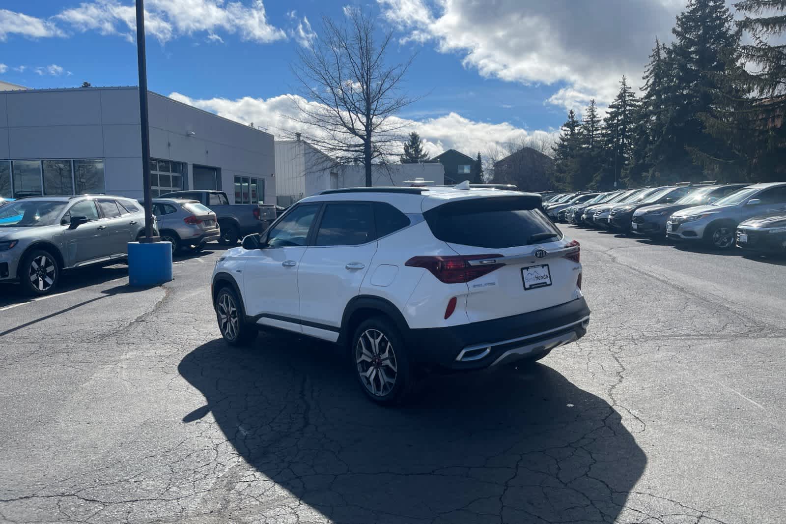 Thumbnail: 2021 Kia Seltos - 6