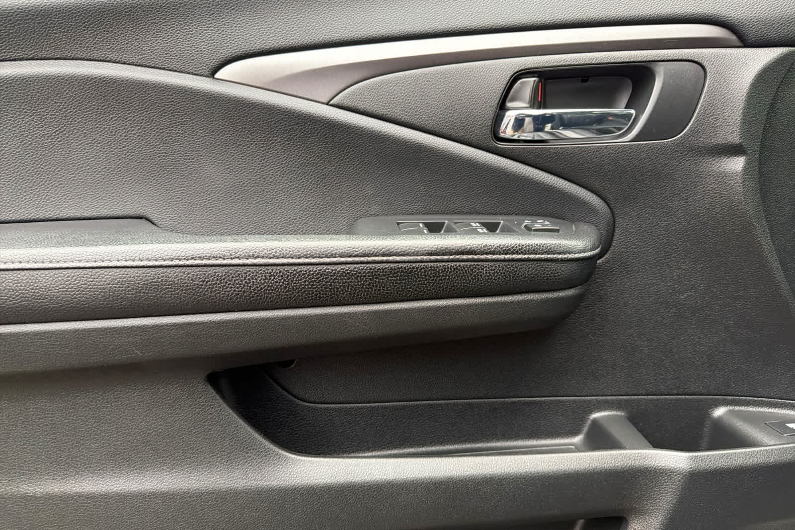 Thumbnail: 2017 Honda Ridgeline - 14