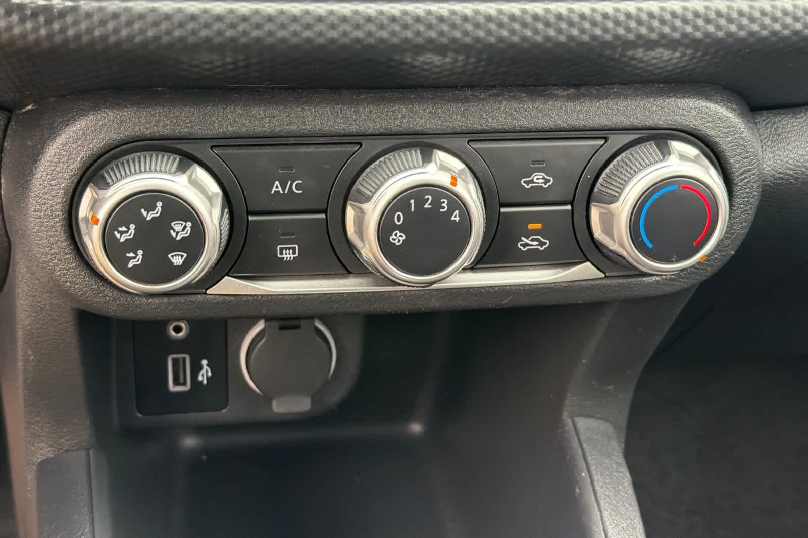 Thumbnail: 2021 Nissan Kicks - 22