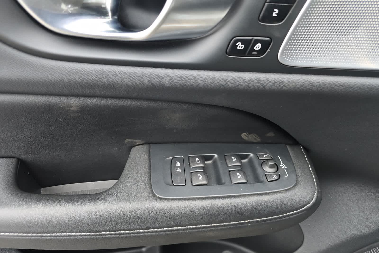 Thumbnail: 2024 Volvo S60 - 14