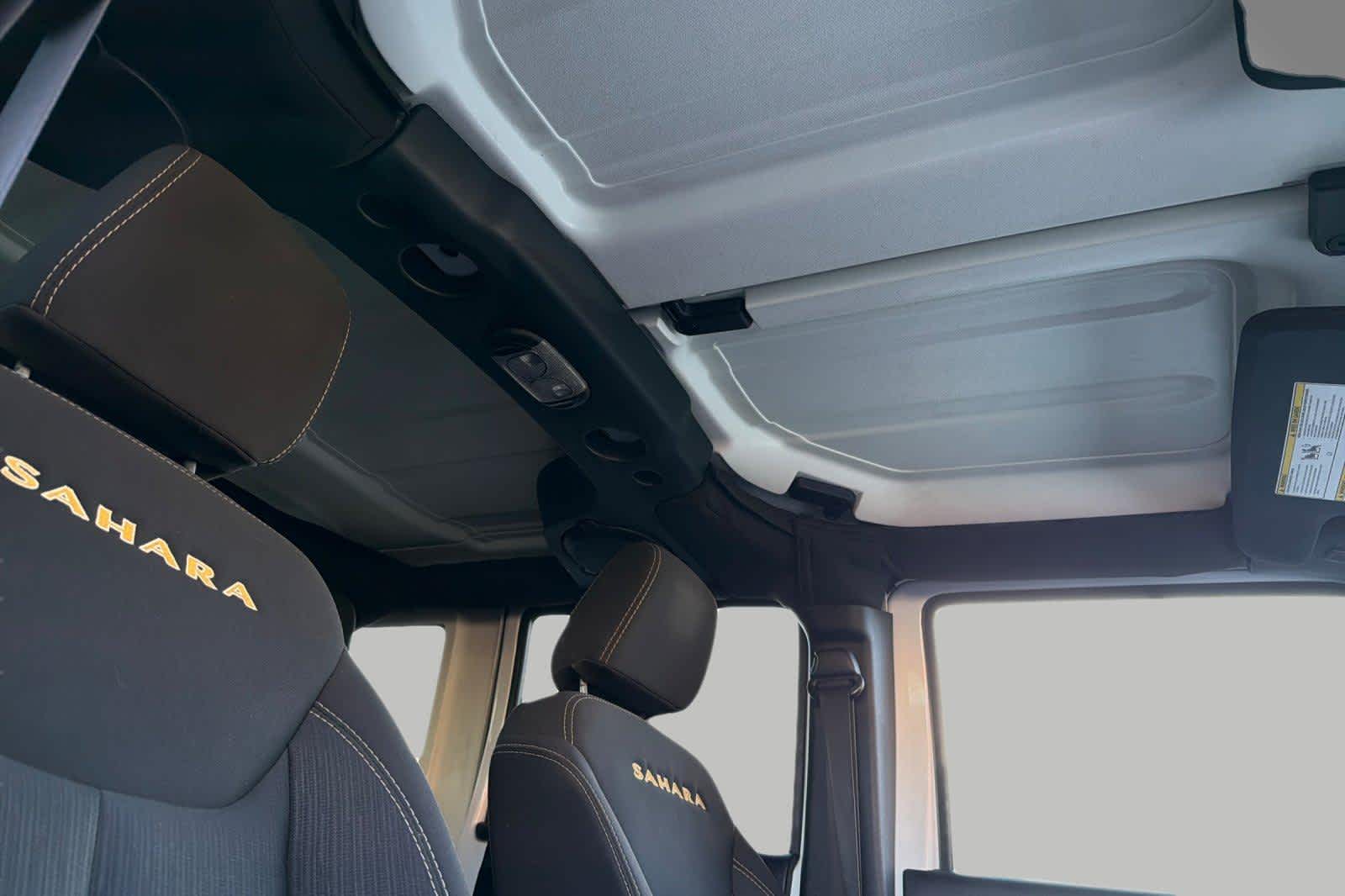 Thumbnail: 2014 Jeep Wrangler - 19