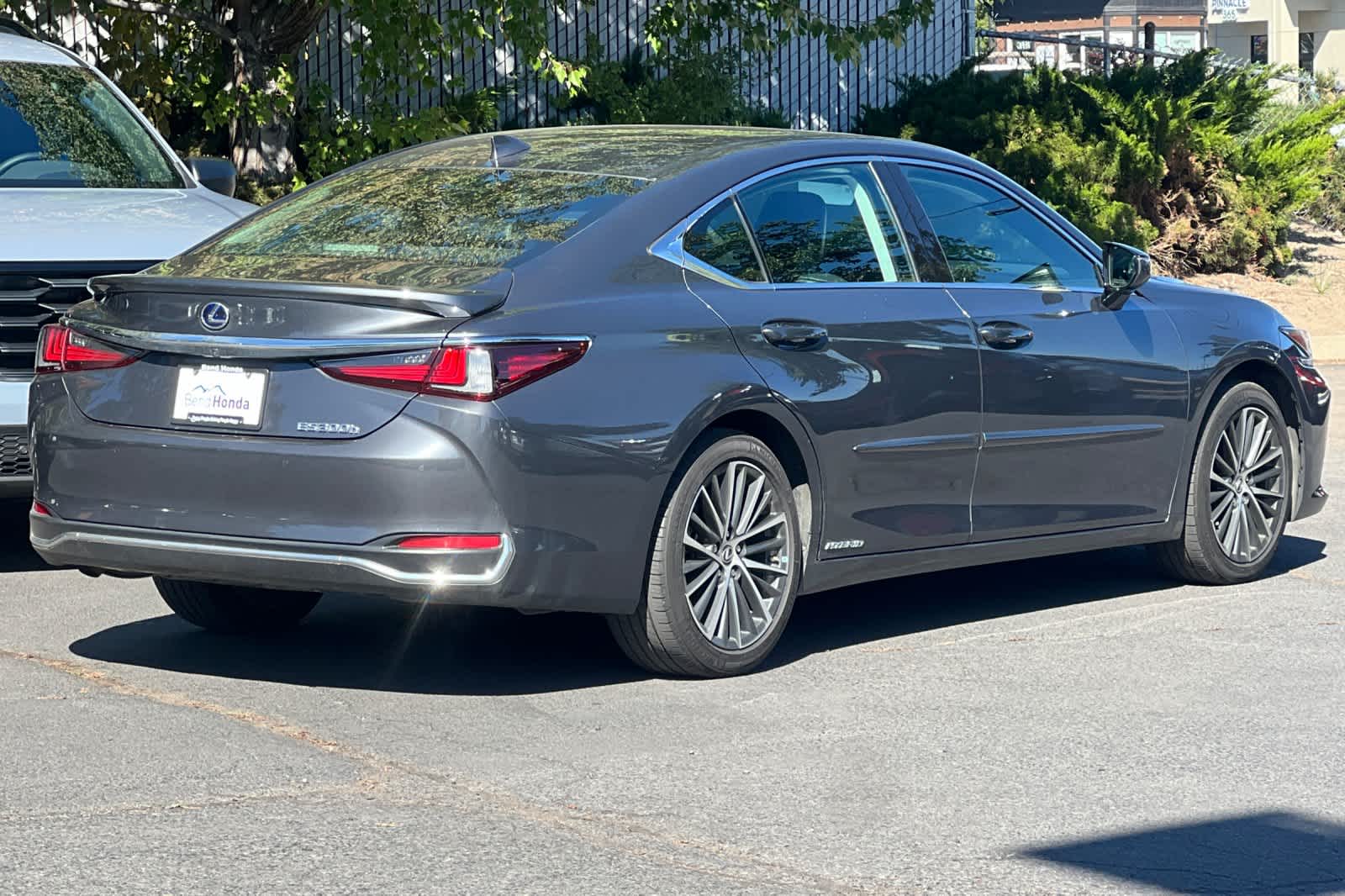 Used 2022 Lexus ES Hybrid 300h with VIN 58ADA1C14NU018997 for sale in Bend, OR