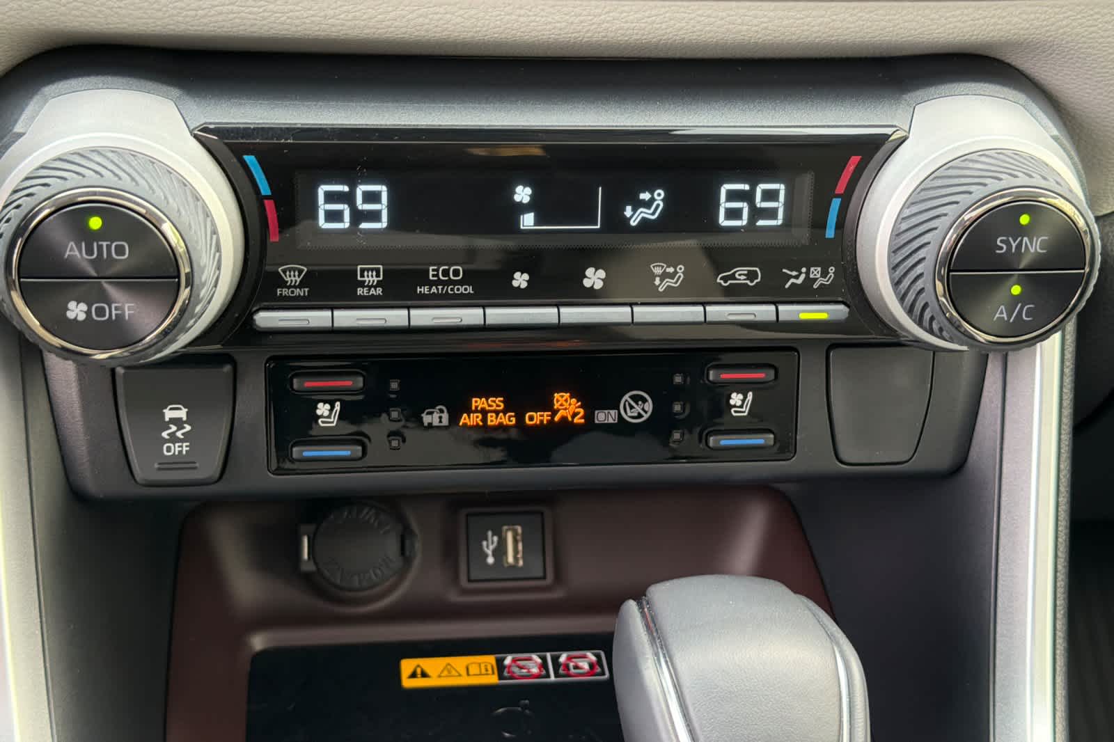 Thumbnail: 2025 Toyota RAV4 - 23