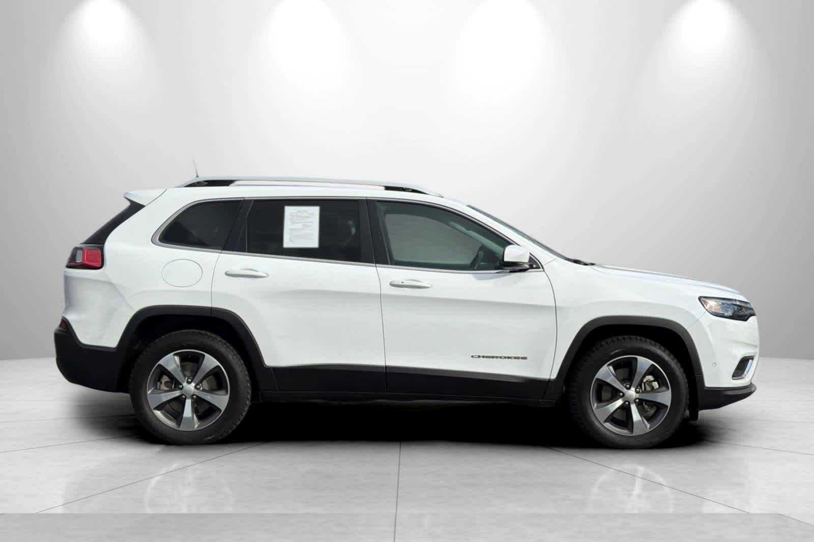 Thumbnail: 2020 Jeep Cherokee - 8