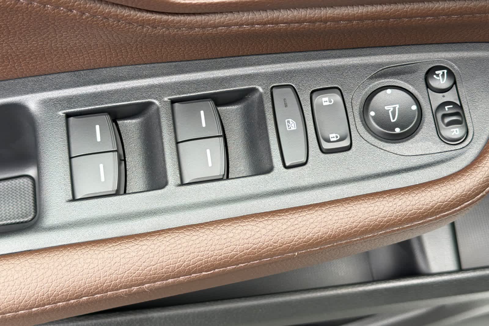 2027 Honda Odyssey Elite - Photo 15