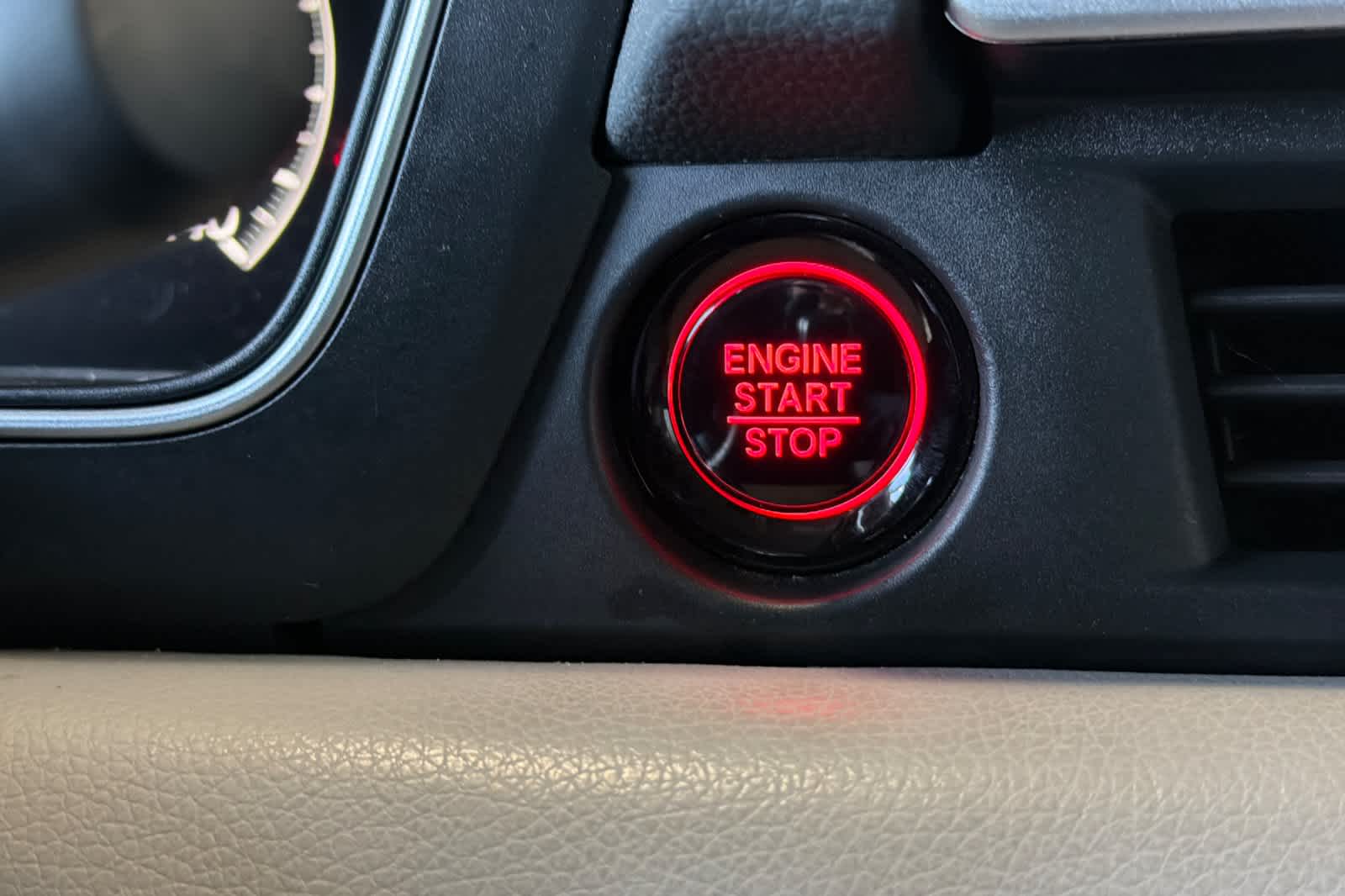 Thumbnail: 2024 Honda Pilot - 25