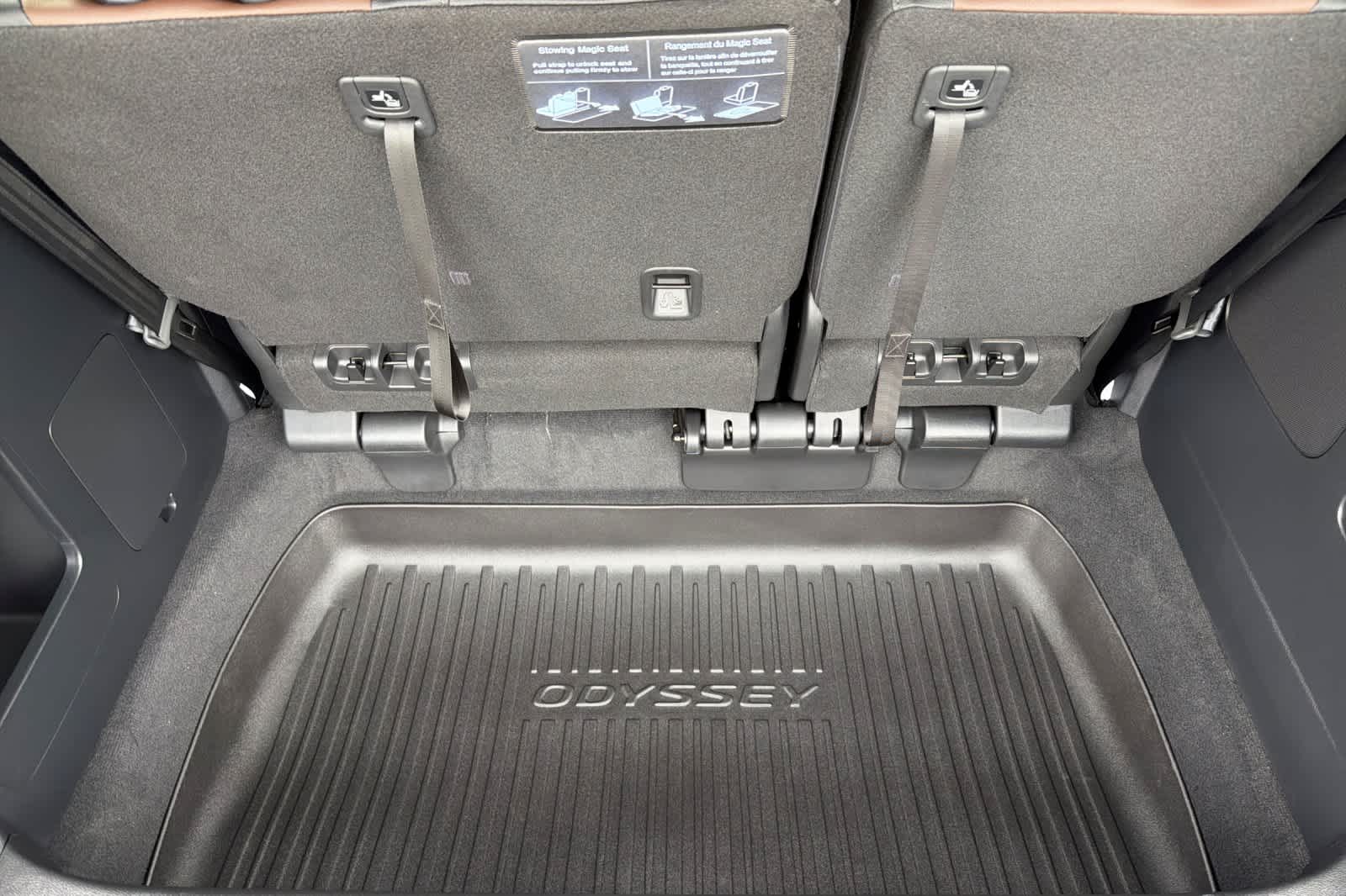2027 Honda Odyssey Elite - Photo 19