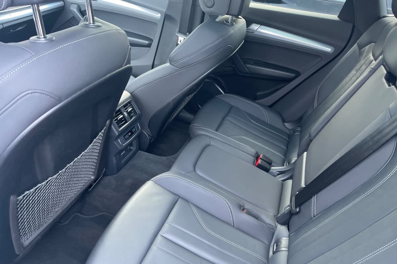 Thumbnail: 2025 Audi Q5 - 4