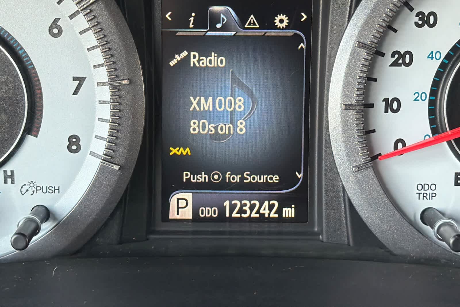 Thumbnail: 2015 Toyota Sienna - 27